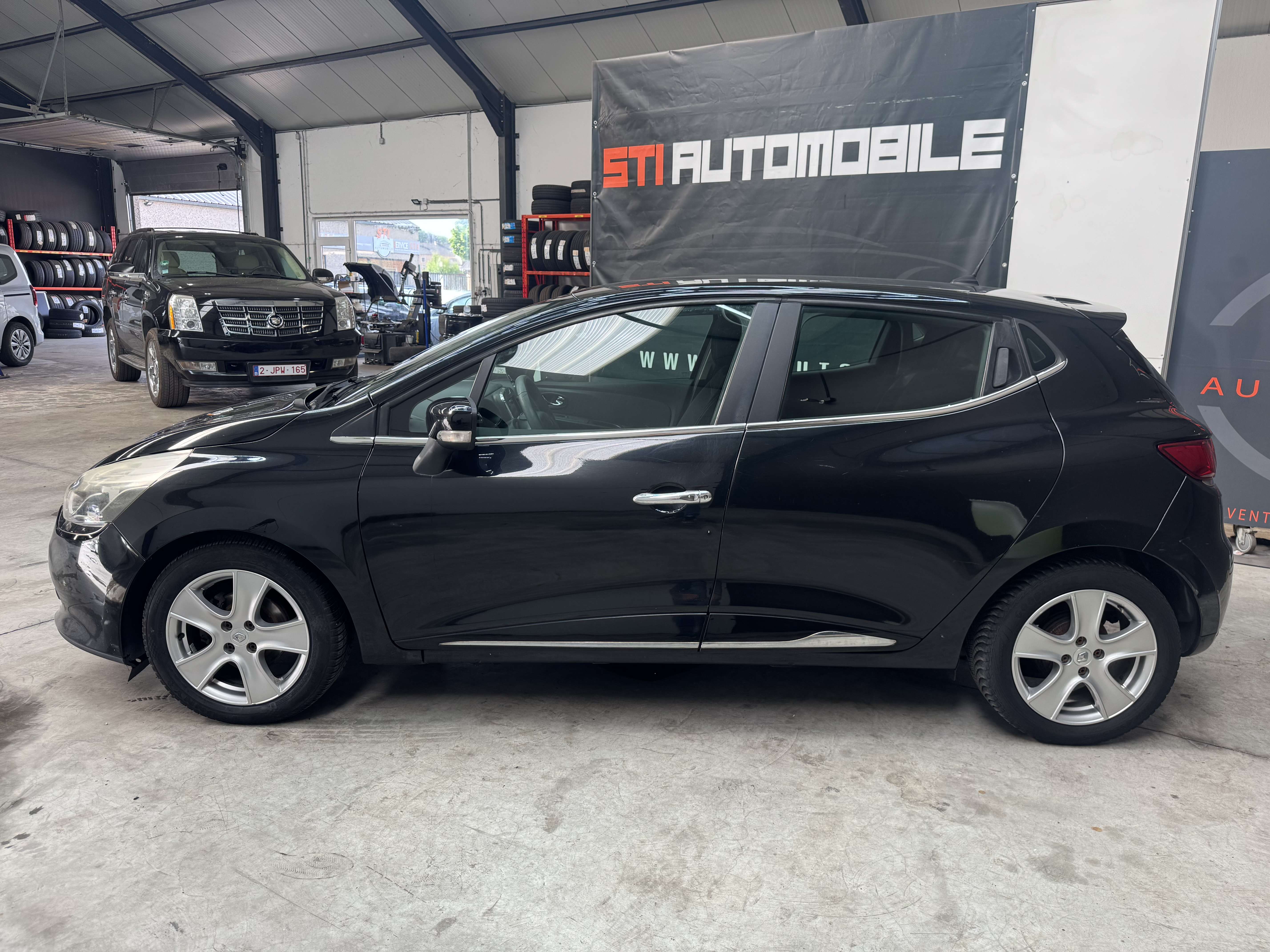 Renault Clio **EXPORT MARCHAND **