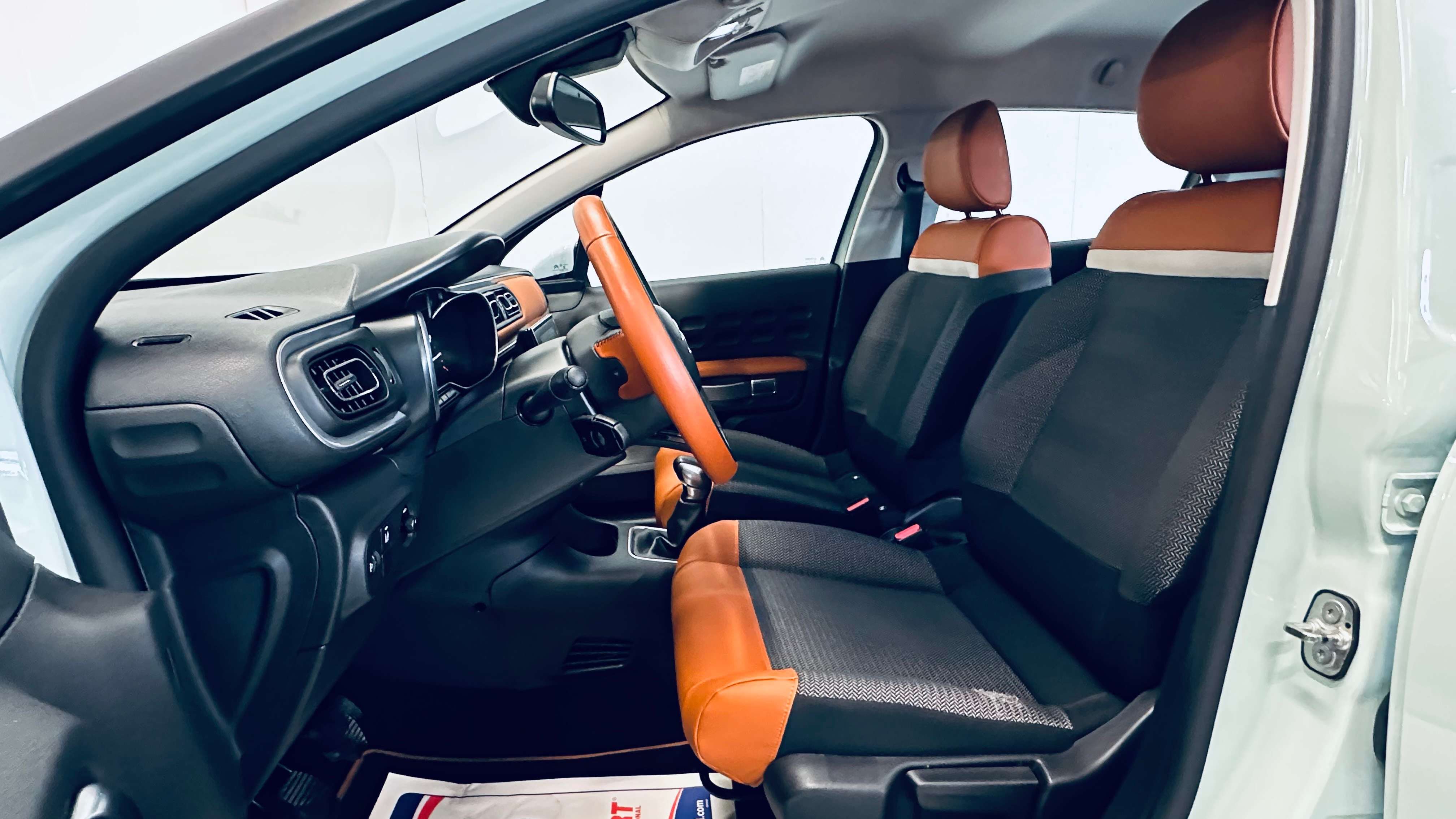 Citroen C3 1.6 PDC CRUISE LIM CAMERA BLUETOOTH NAVI CUIR