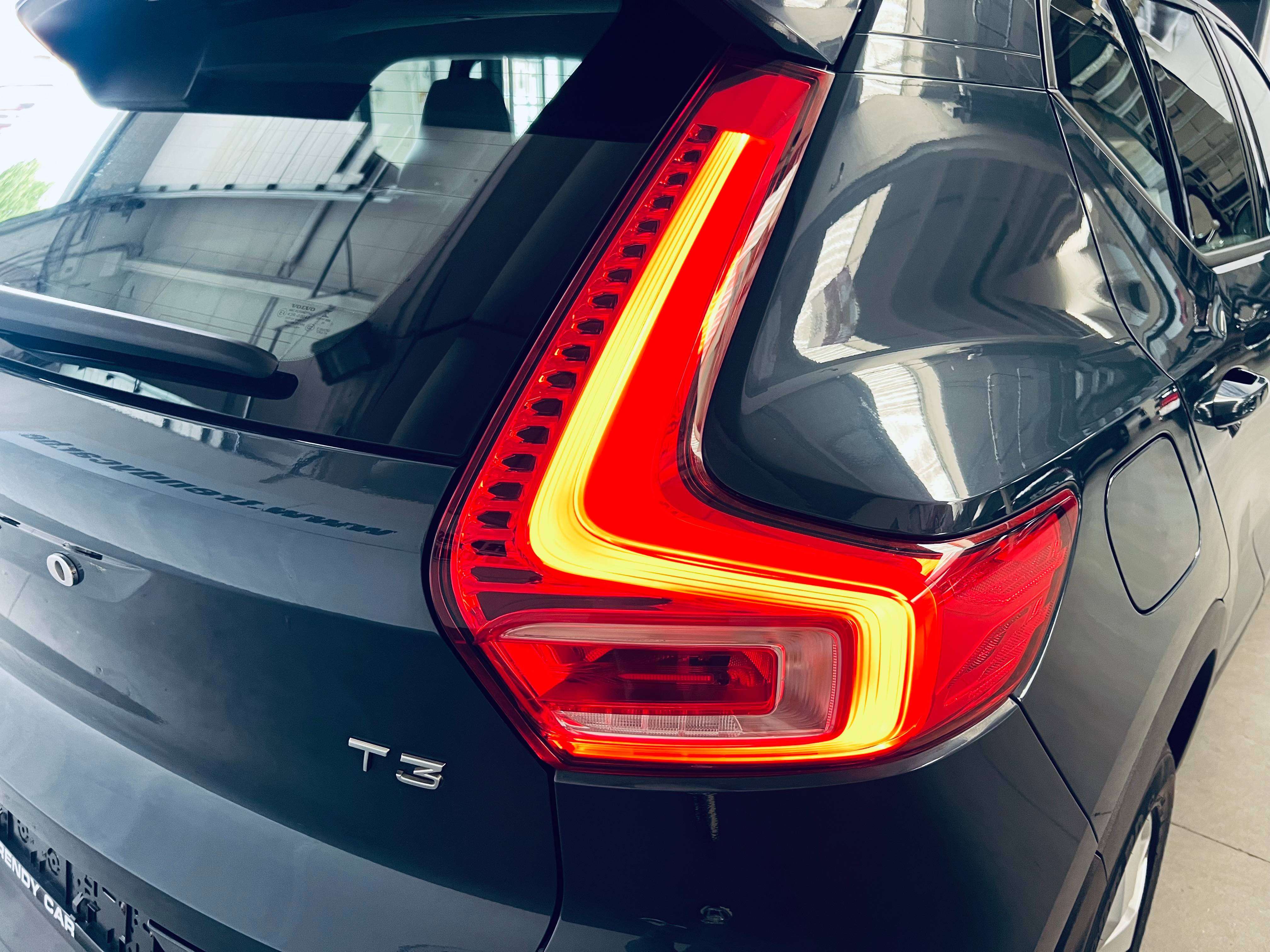 Volvo XC40 1.5 T3 Momentum EU6d+NAVI+CAMERA+TVA+CARNET+GARANTIE