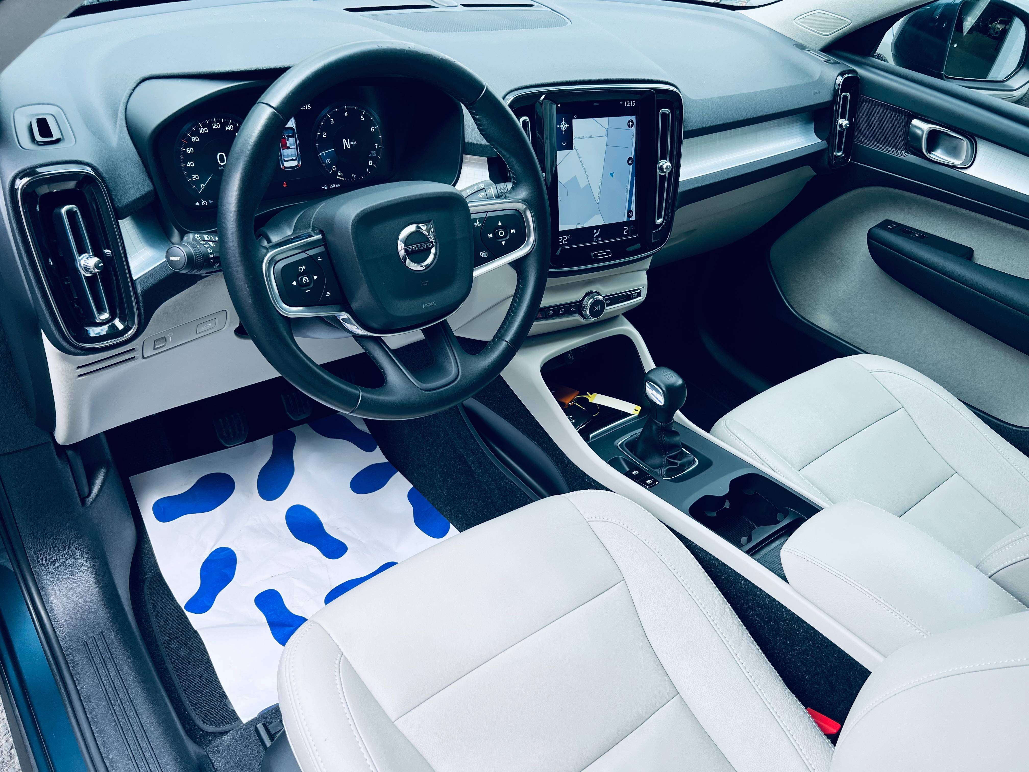 Volvo XC40 1.5 T3 Momentum EU6d+NAVI+CAMERA+TVA+CARNET+GARANTIE