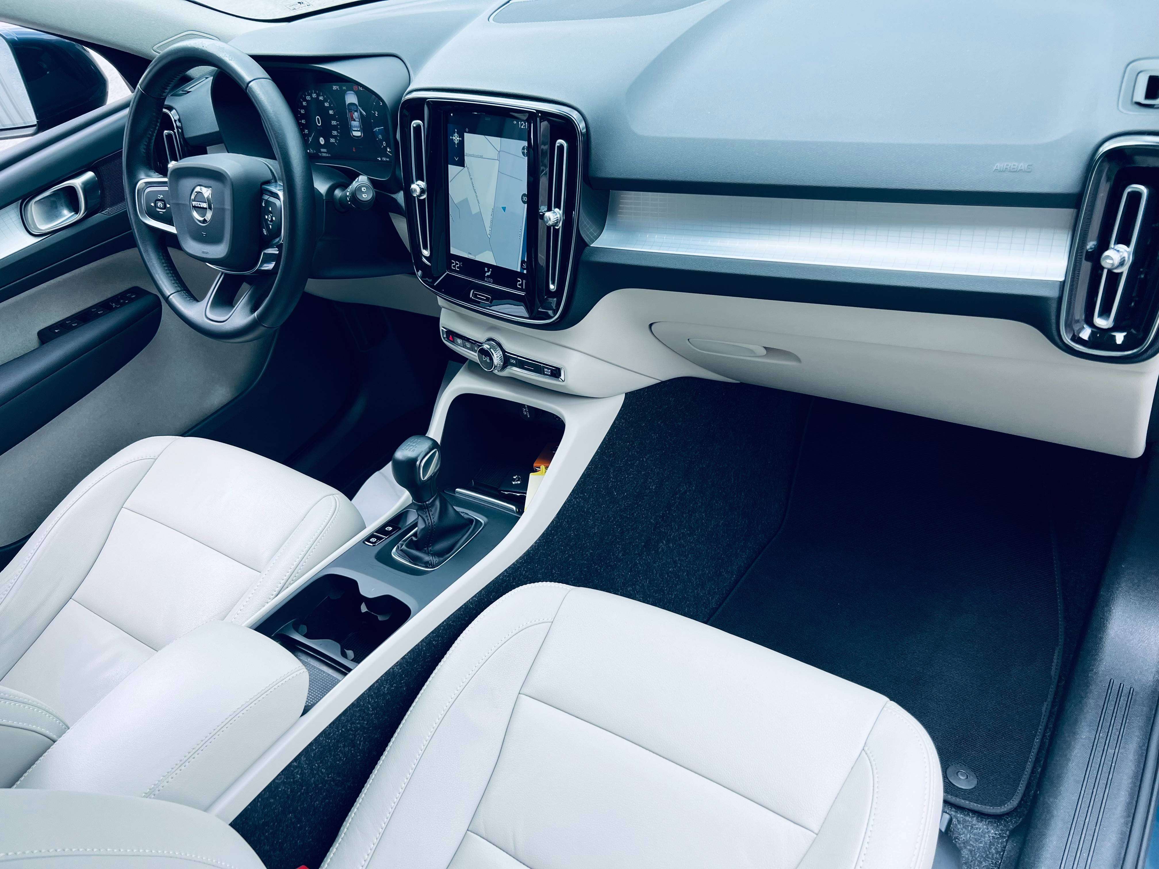 Volvo XC40 1.5 T3 Momentum EU6d+NAVI+CAMERA+TVA+CARNET+GARANTIE