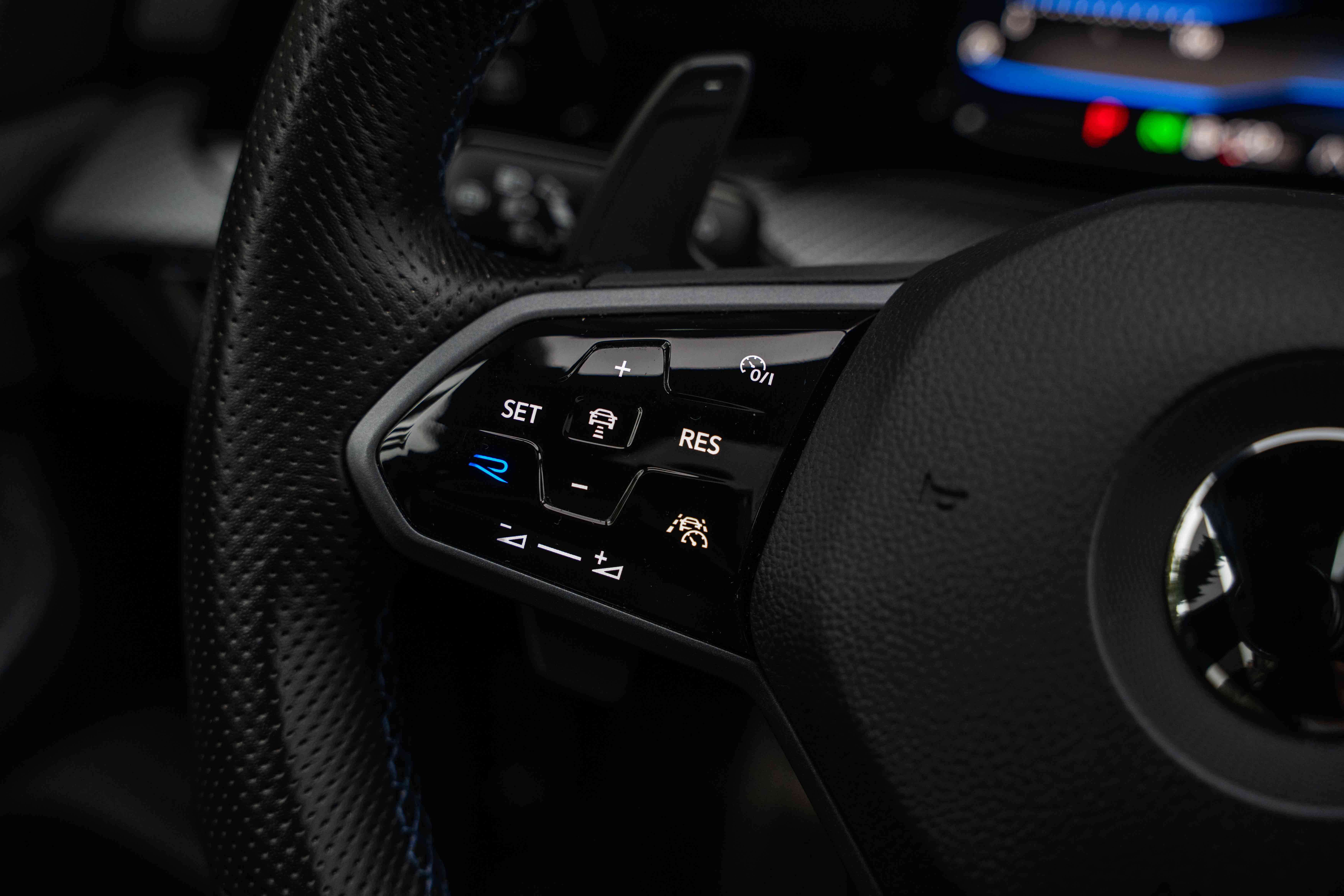 Volkswagen Golf R 4MOTION PANO/MATRIX/AKRA/PERFORMANCE/ACC/DCC/H&K