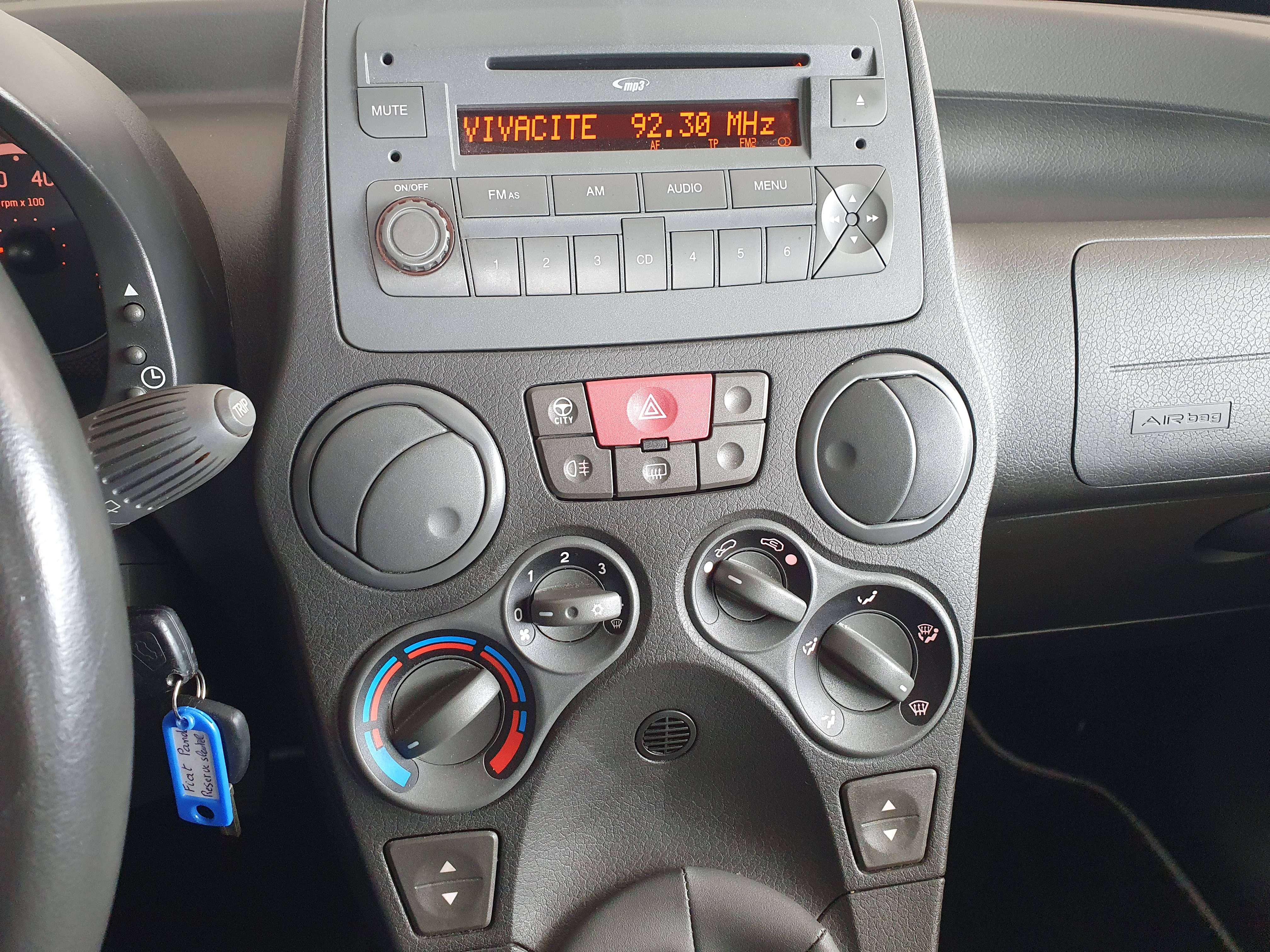 Fiat Panda 🟢1.2 ESSENCE 60CV / 1ER MAIN / GARANTIE 12 MOIS