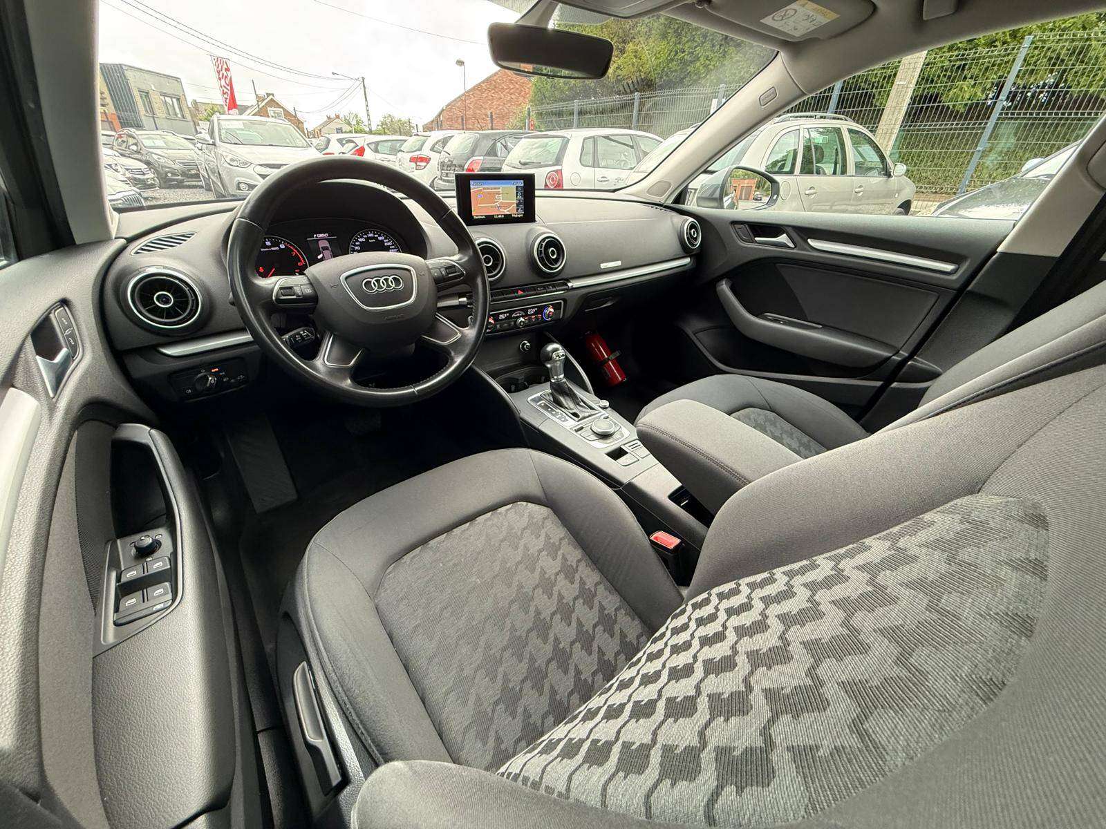 Audi A3 A3 Sportback 1.2 TFSI S tronic / 1e Main / Xenon /  Entretien + Garantie 1 an