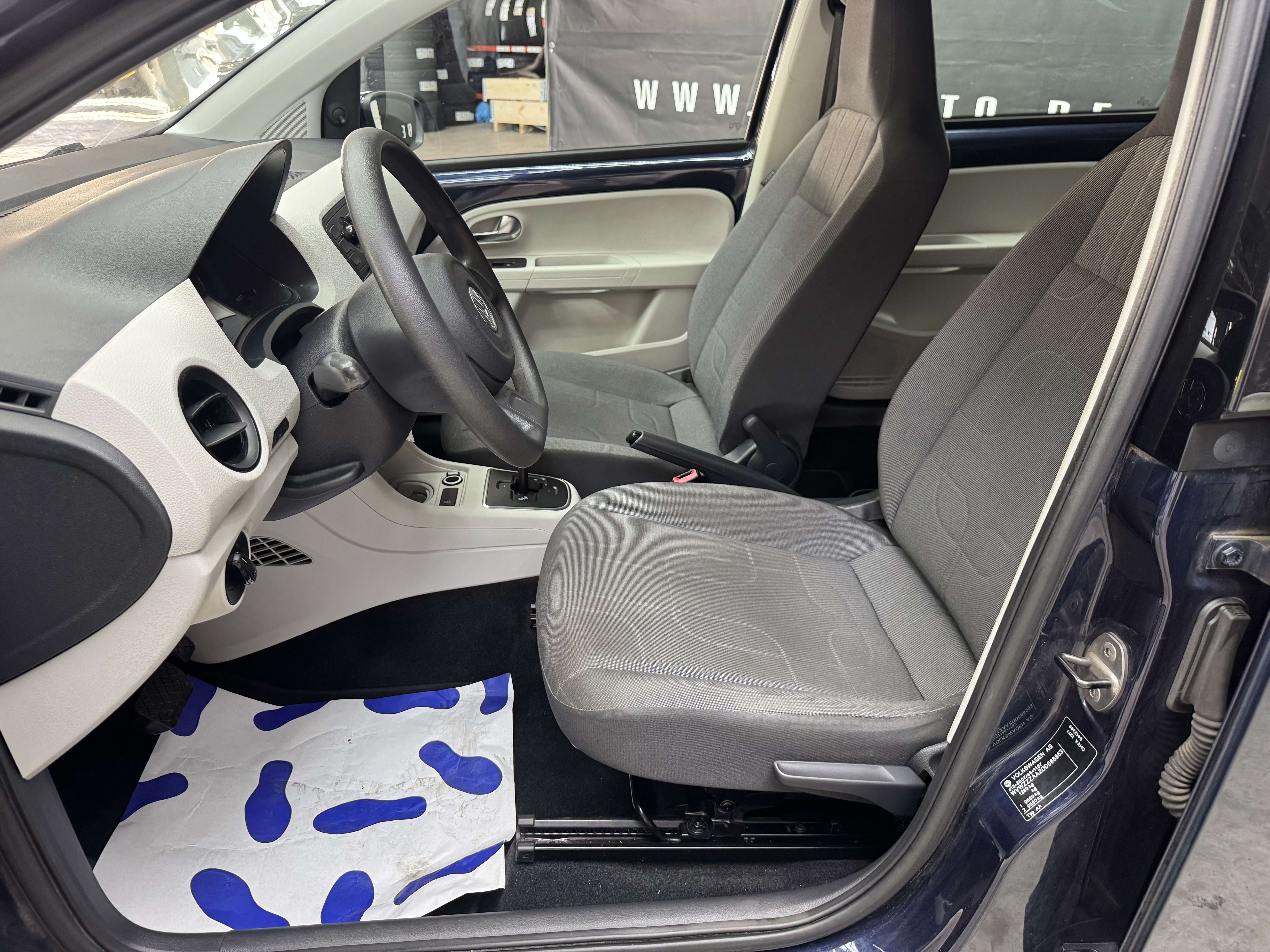 Volkswagen up! ** GARANTIE 12 MOIS **