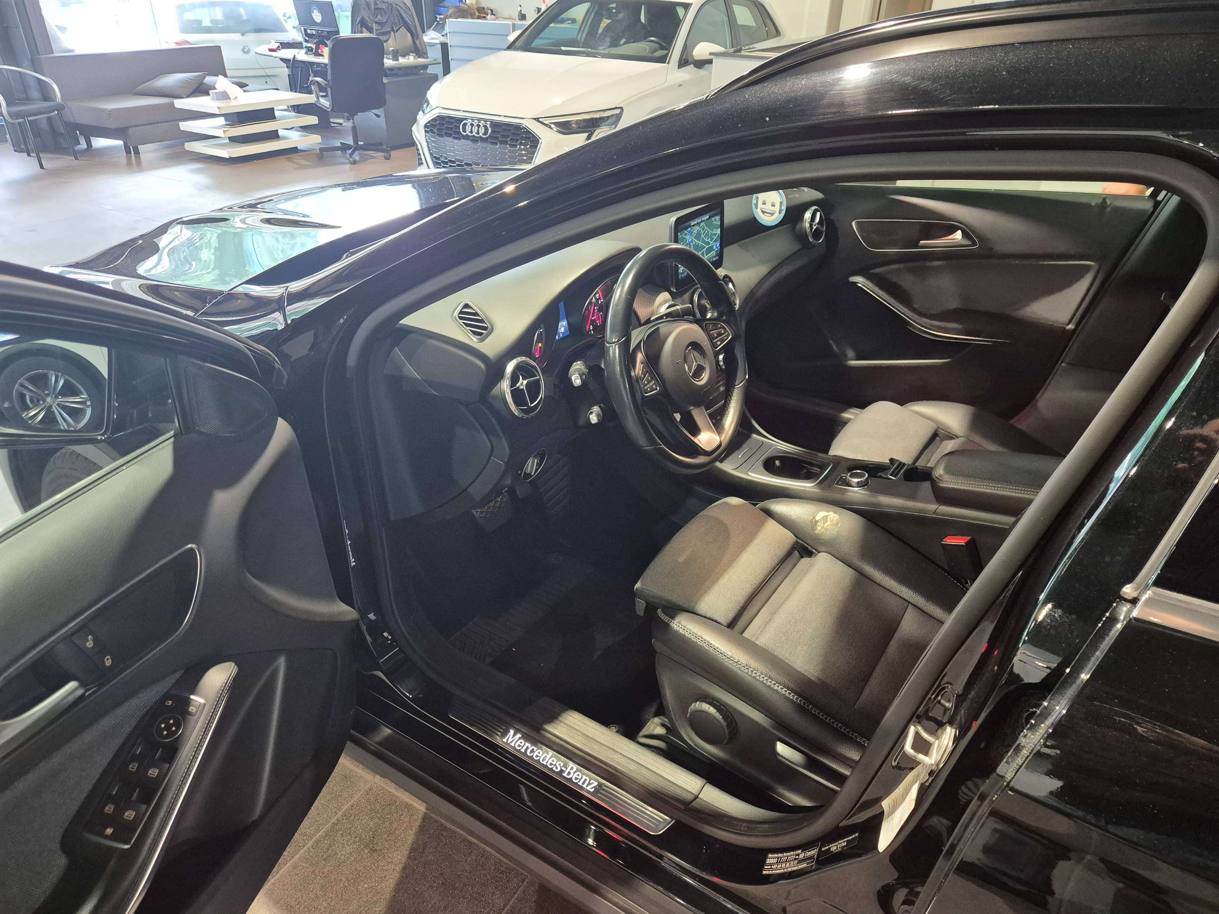 Mercedes-Benz GLA 200 GLA 200 d Activity Edition