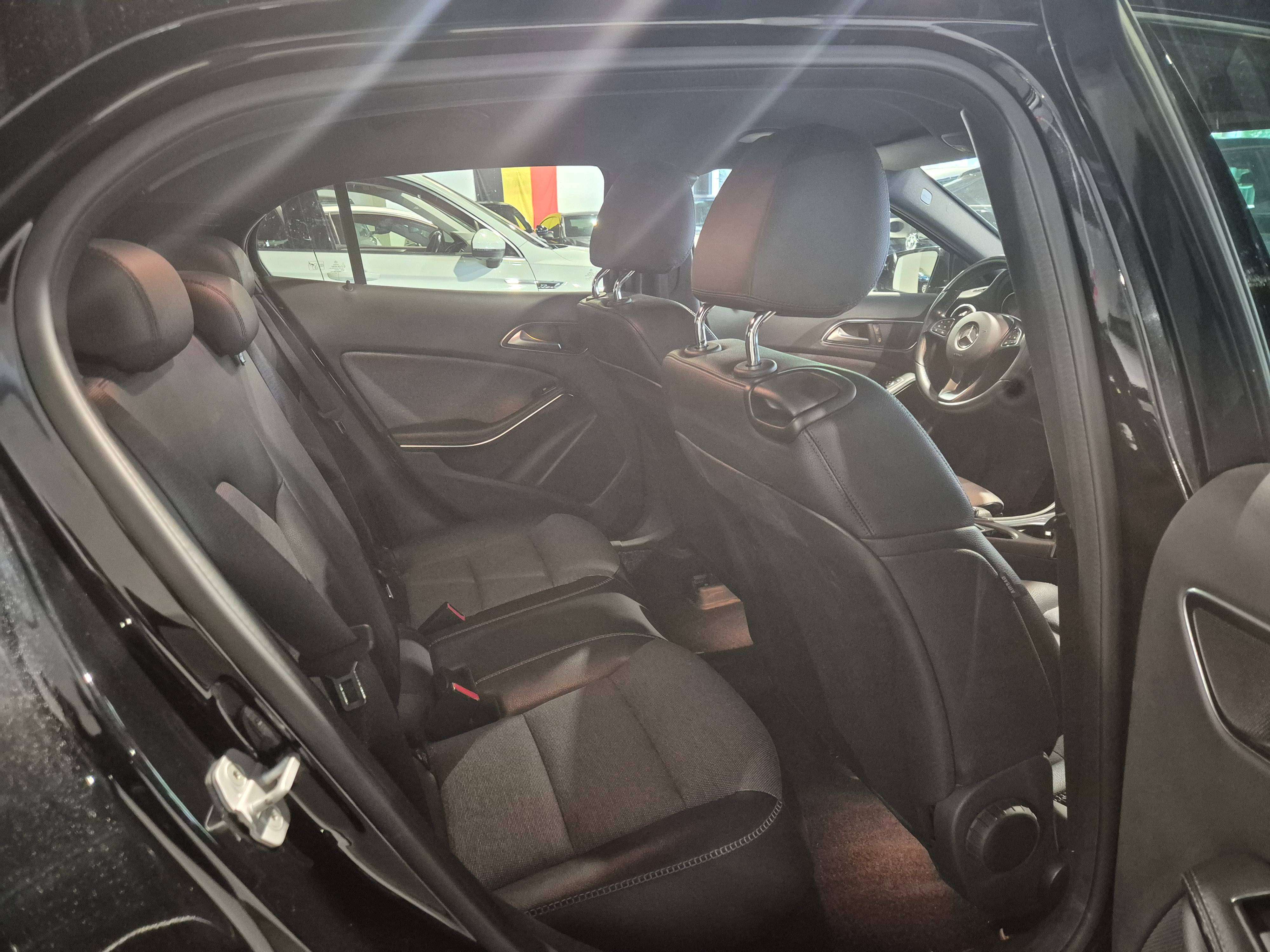 Mercedes-Benz GLA 200 GLA 200 d Activity Edition