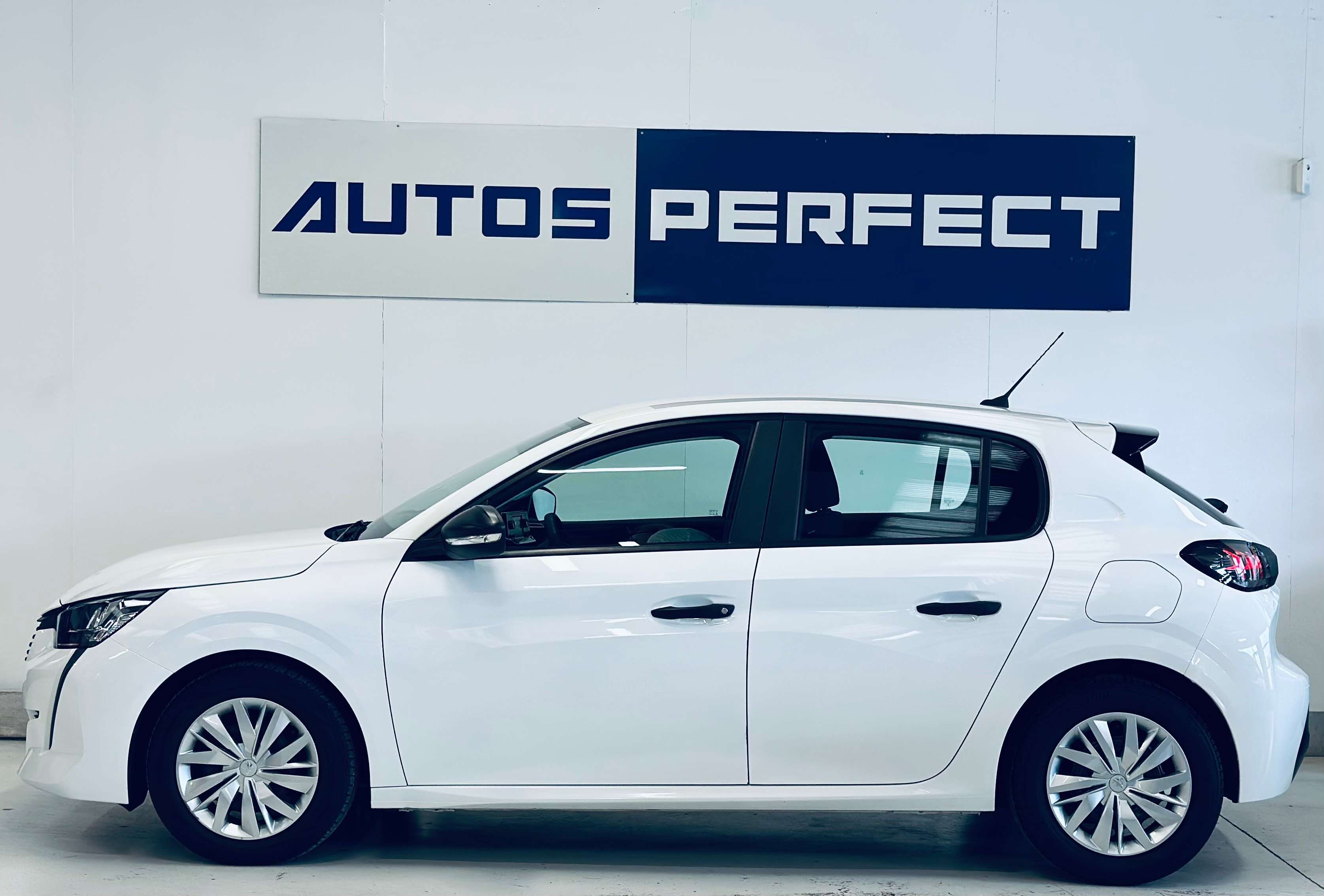 Peugeot 208 1.5 LIM CRUISE CLIM BLUETOOTH ISOFIX