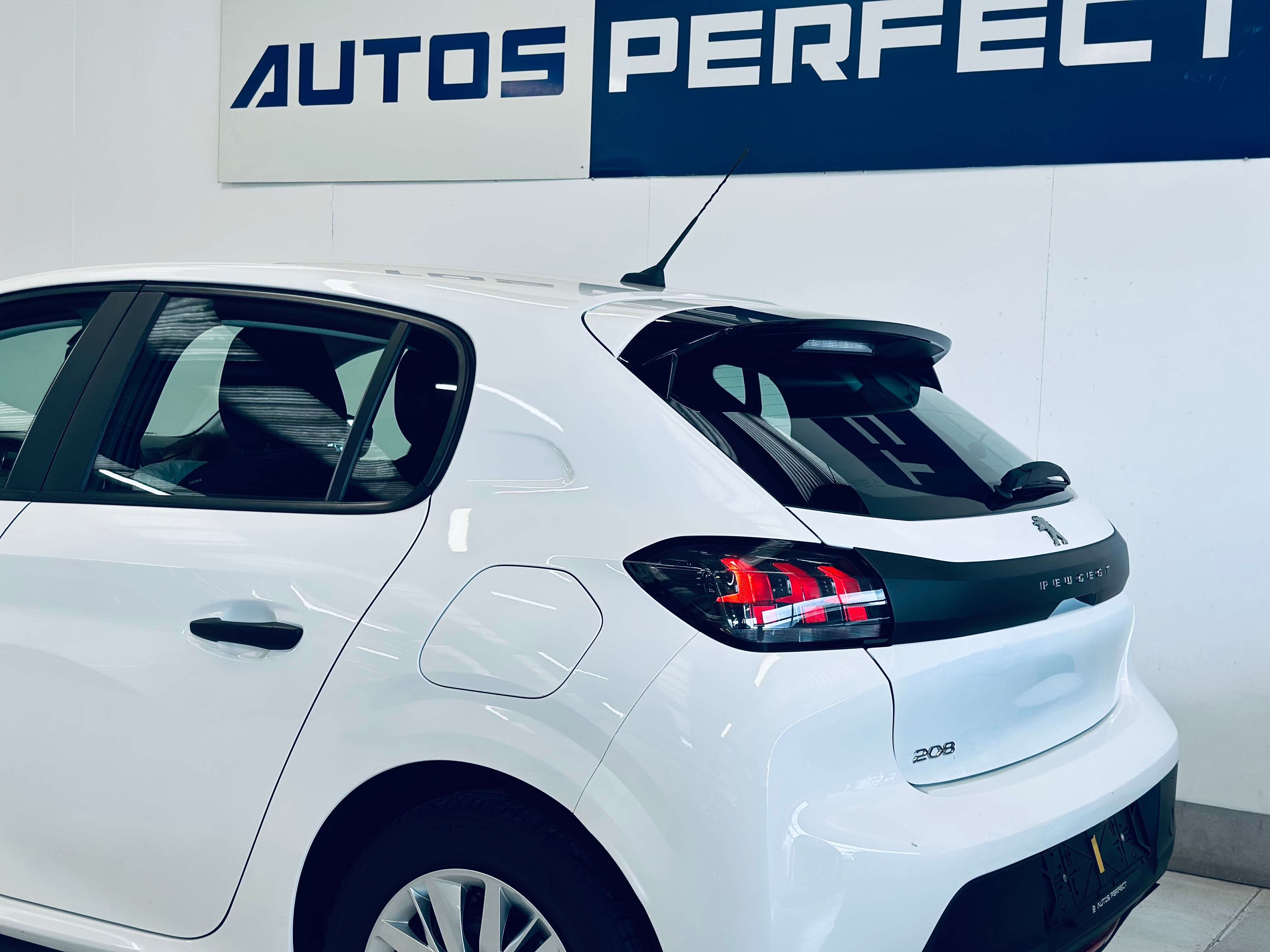 Peugeot 208 1.5 LIM CRUISE CLIM BLUETOOTH ISOFIX