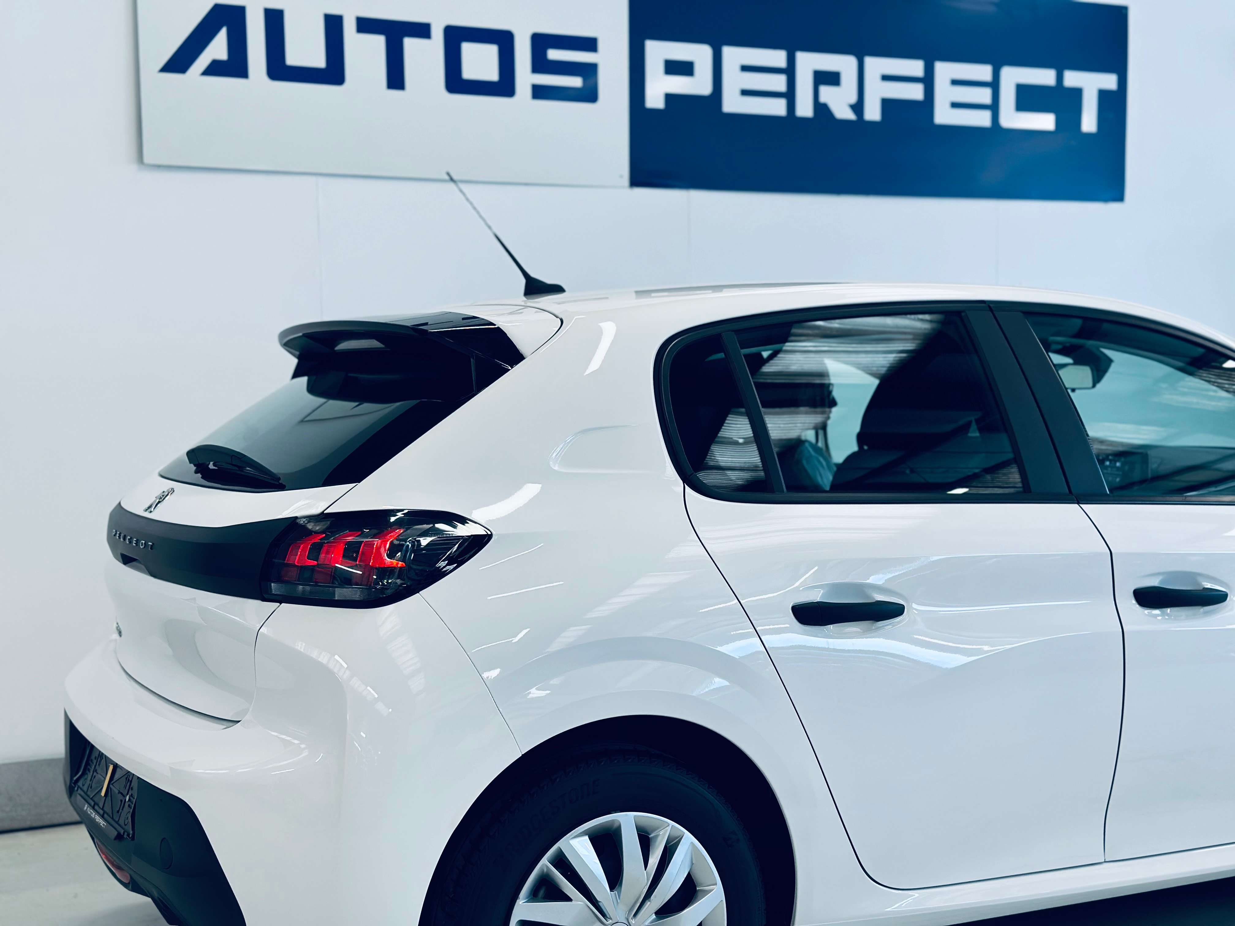 Peugeot 208 1.5 LIM CRUISE CLIM BLUETOOTH ISOFIX