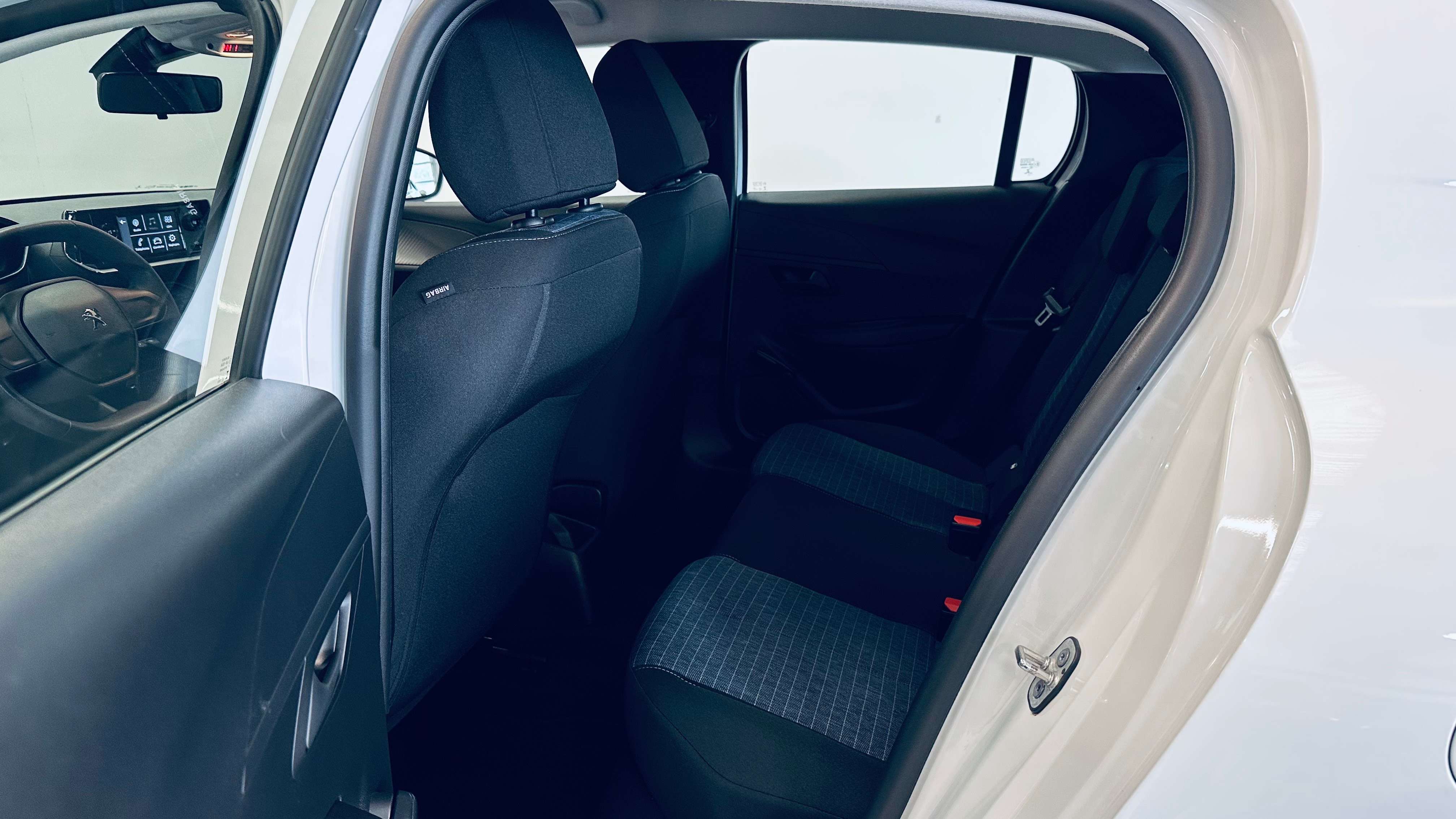 Peugeot 208 1.5 LIM CRUISE CLIM BLUETOOTH ISOFIX