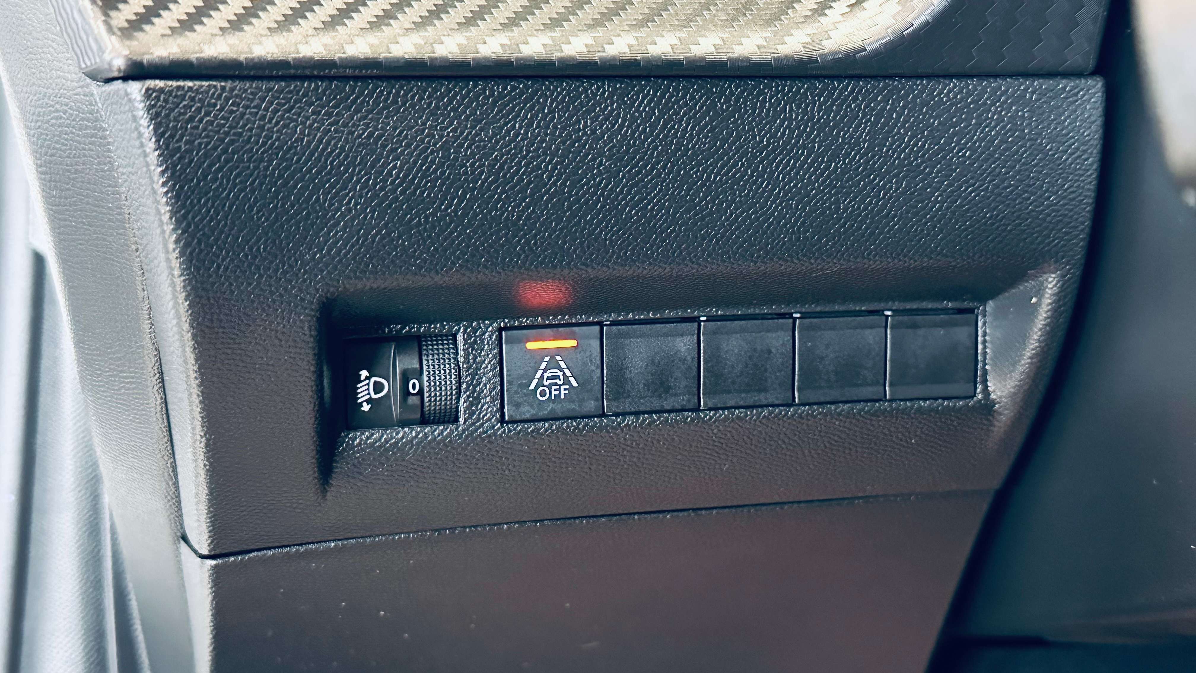 Peugeot 208 1.5 LIM CRUISE CLIM BLUETOOTH ISOFIX
