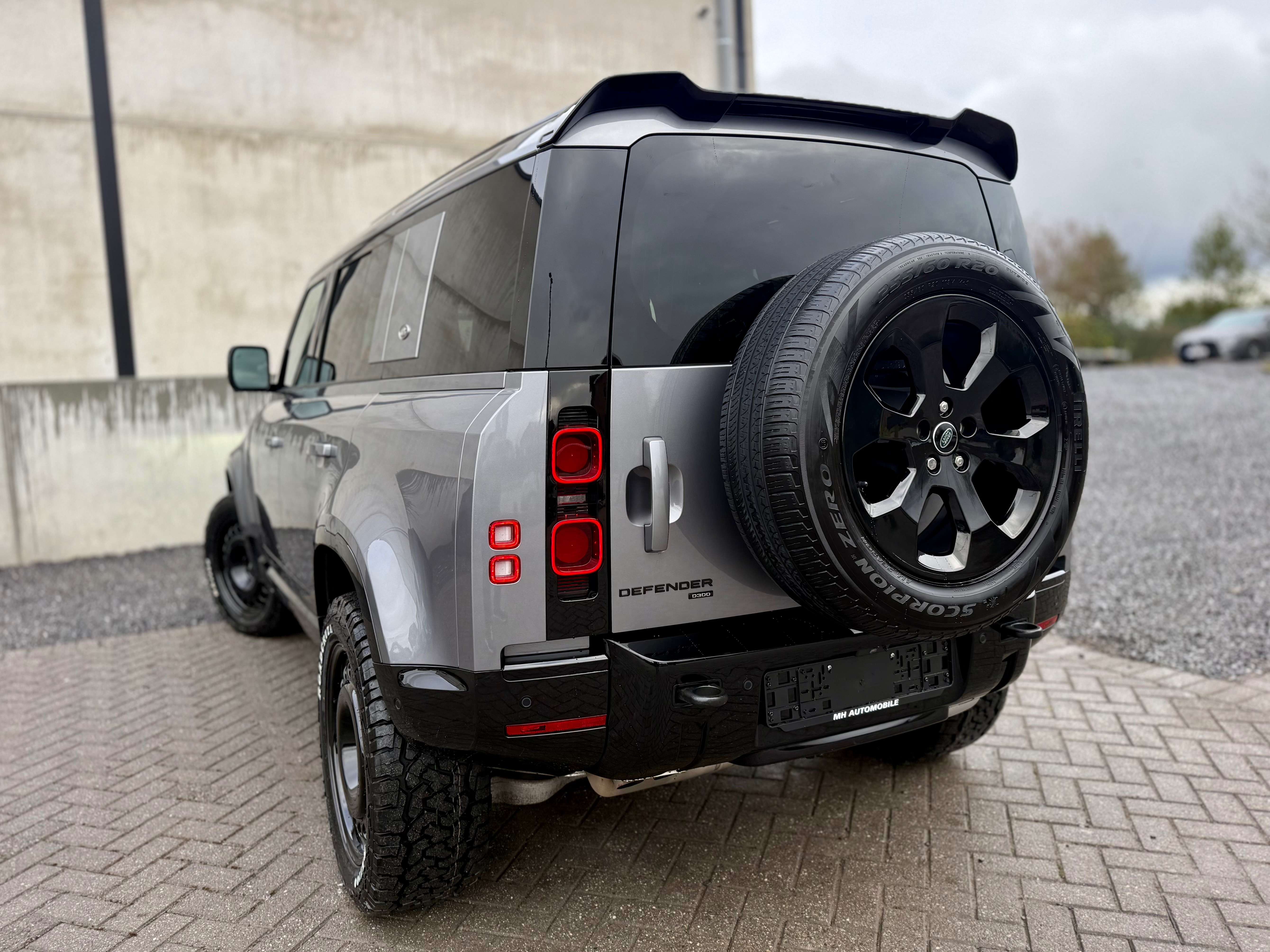 Land Rover Defender Defender 110 3.0 D MHEV D300 X-Dynamic SE