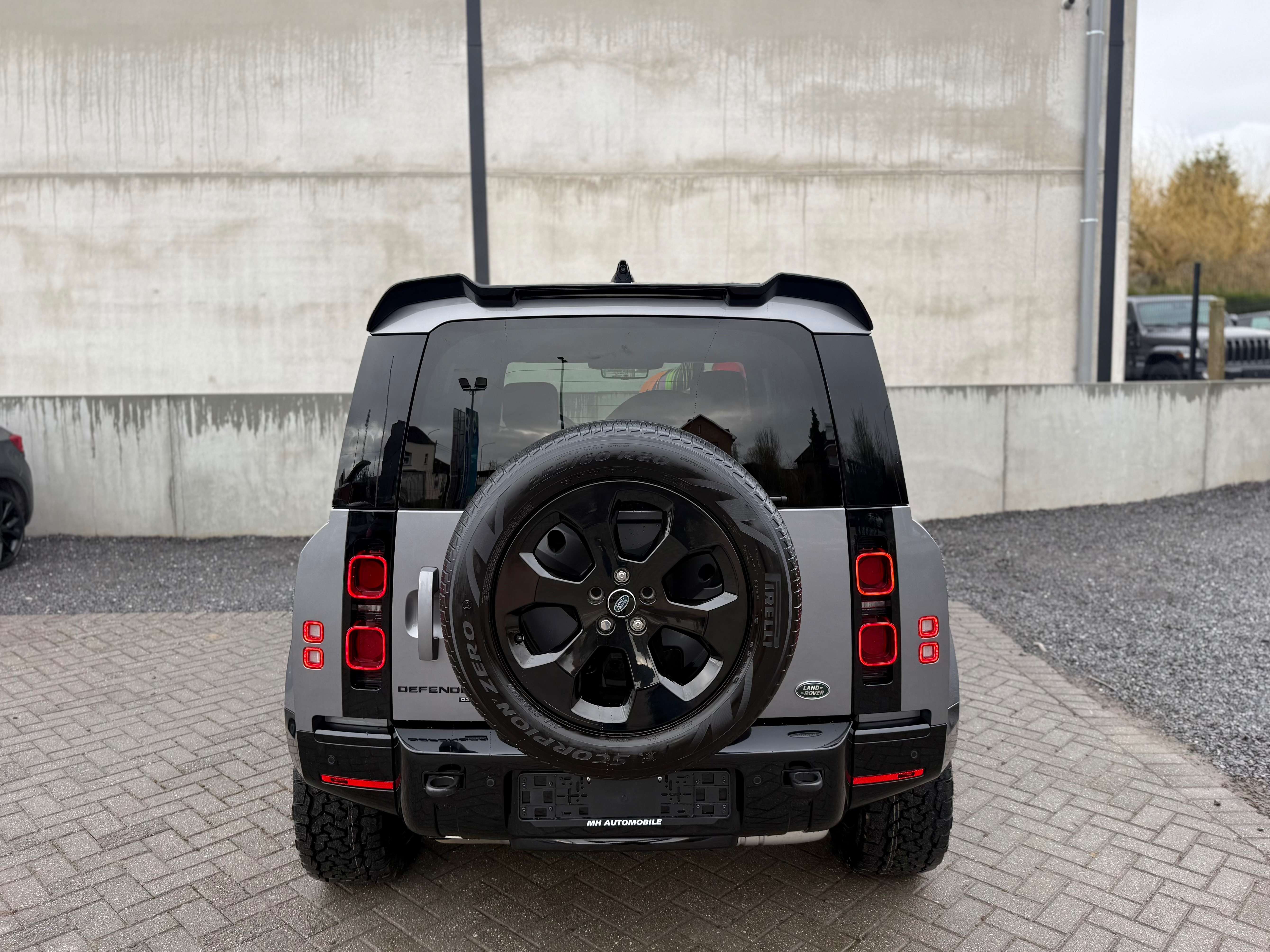 Land Rover Defender Defender 110 3.0 D MHEV D300 X-Dynamic SE
