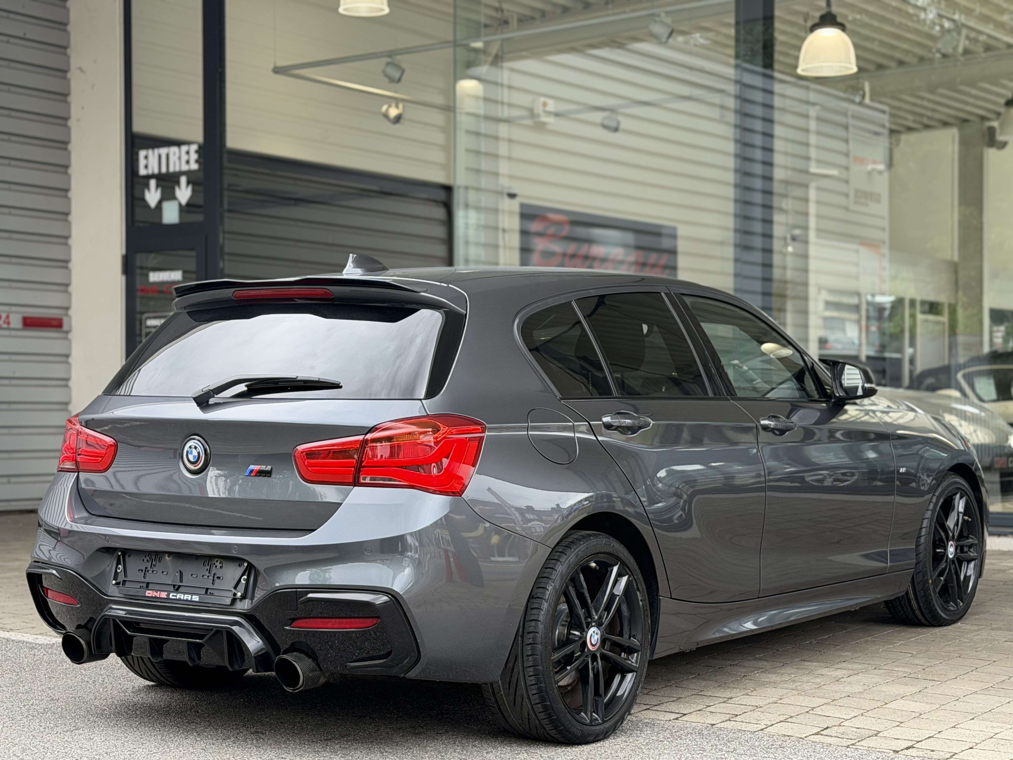 BMW 116 i Look 140i (PACK M) BIXENON-CUIR CHAUFF.-GPS-JA18-GAR 12MOIS