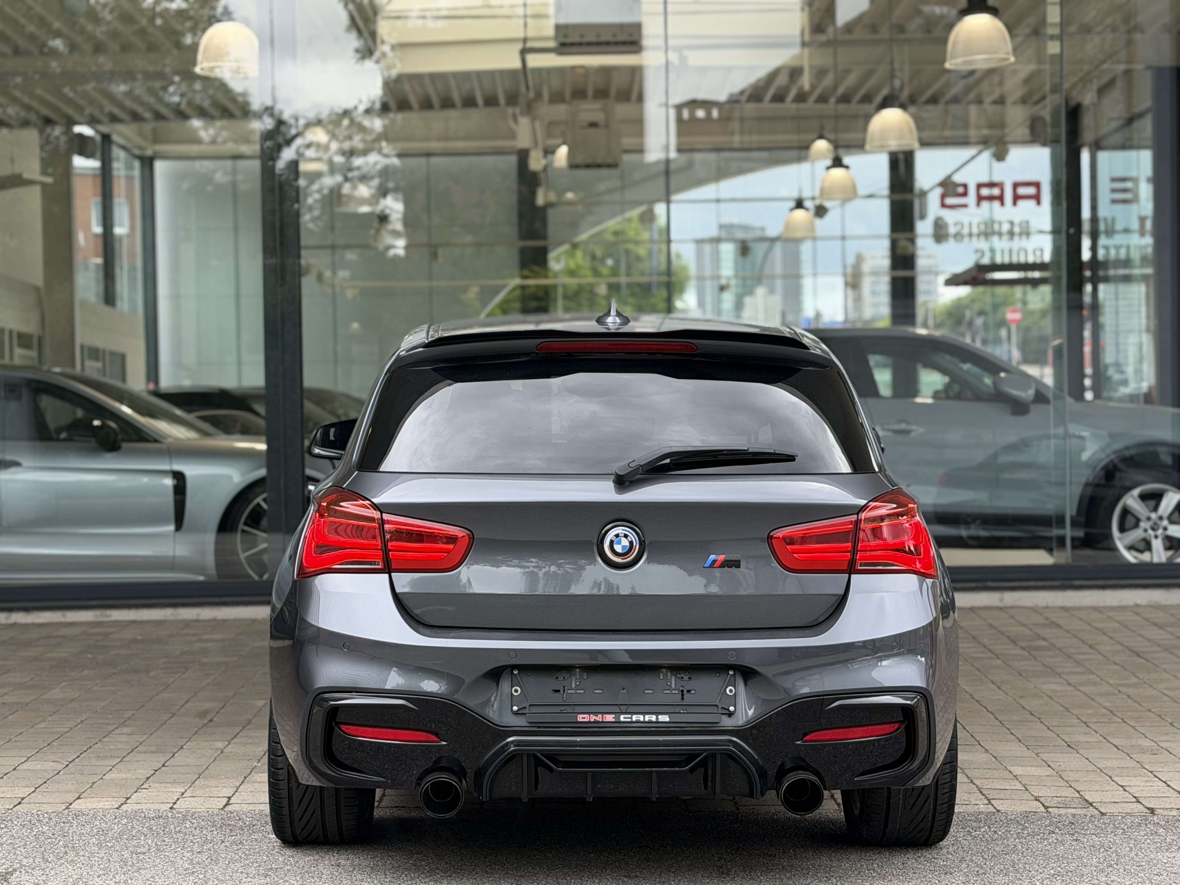 BMW 116 i Look 140i (PACK M) BIXENON-CUIR CHAUFF.-GPS-JA18-GAR 12MOIS