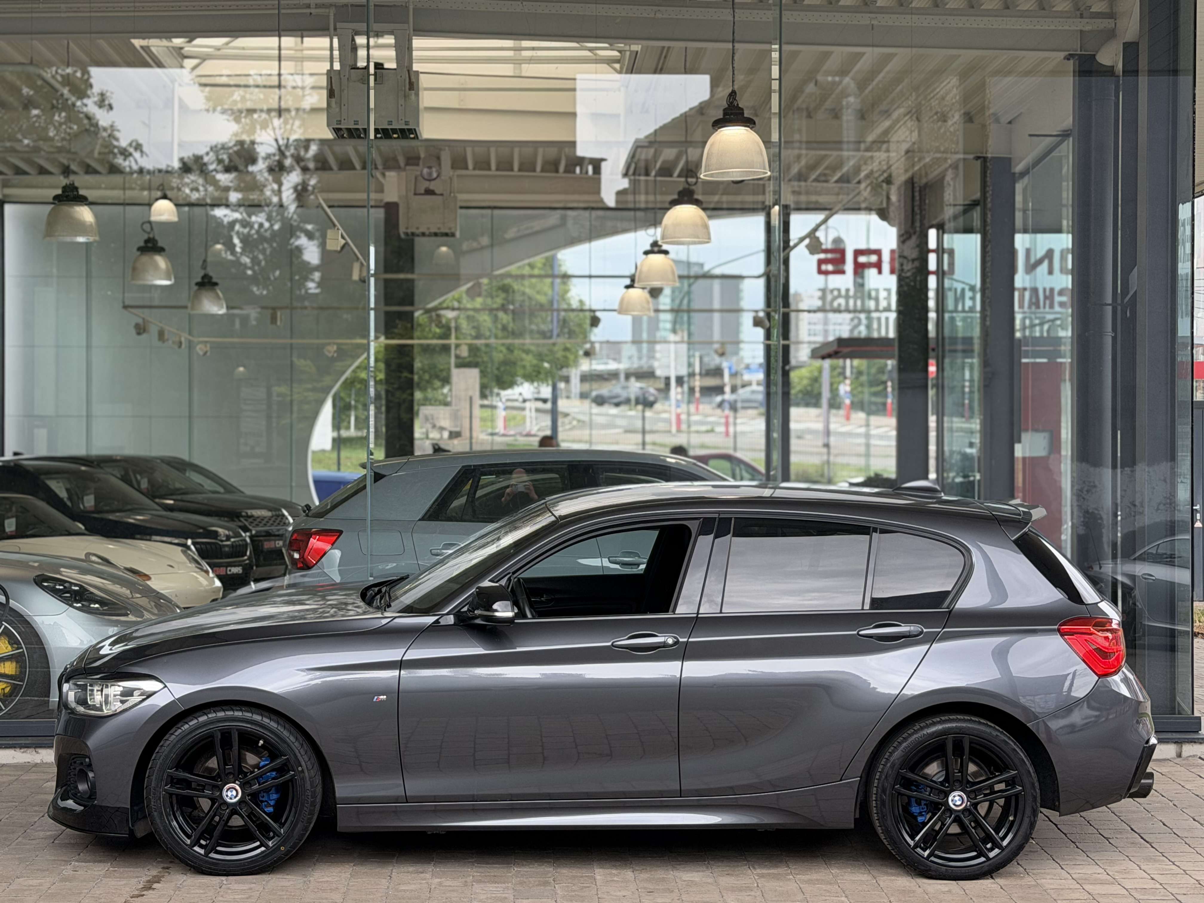 BMW 116 i Look 140i (PACK M) BIXENON-CUIR CHAUFF.-GPS-JA18-GAR 12MOIS