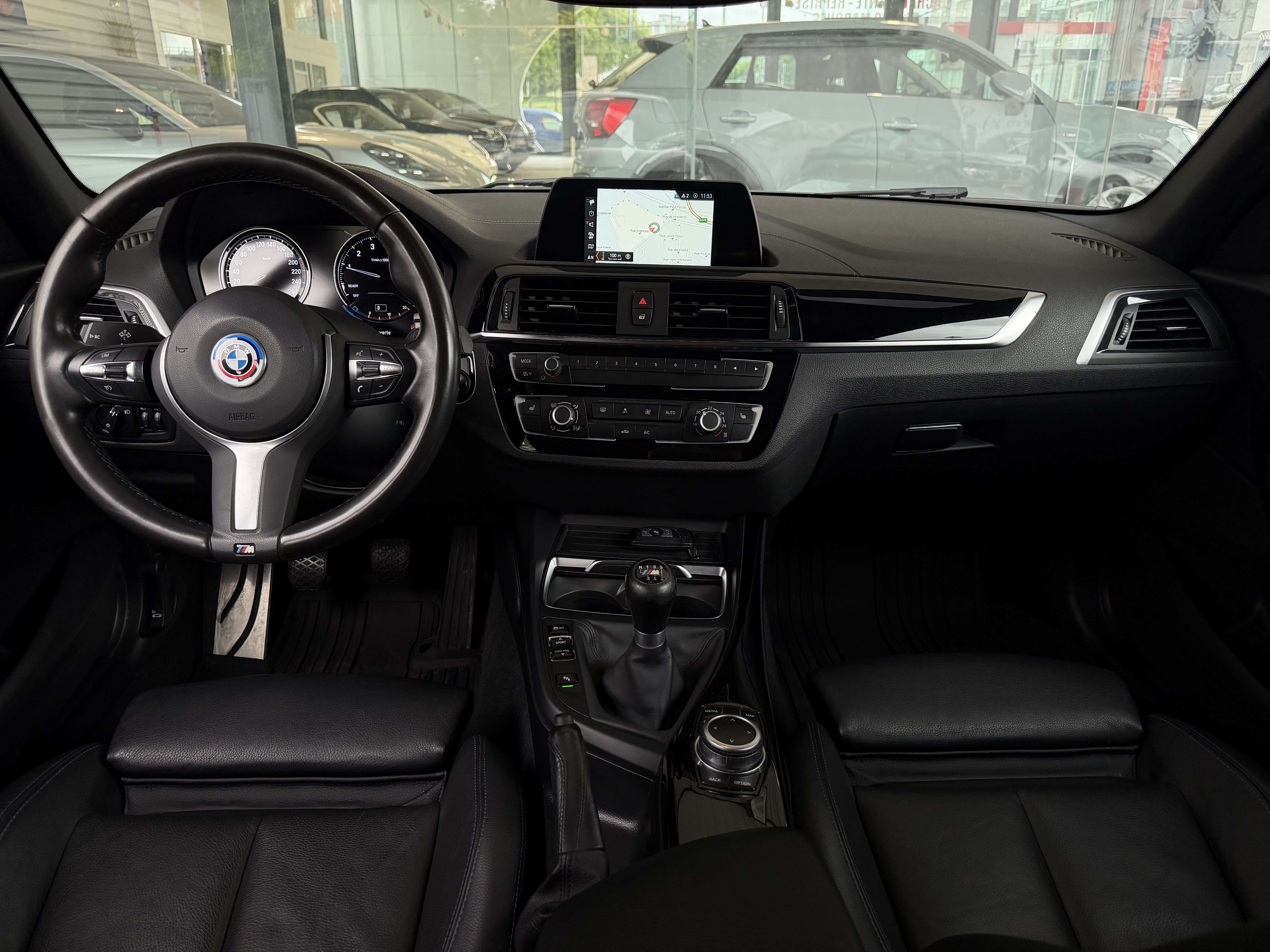 BMW 116 i Look 140i (PACK M) BIXENON-CUIR CHAUFF.-GPS-JA18-GAR 12MOIS