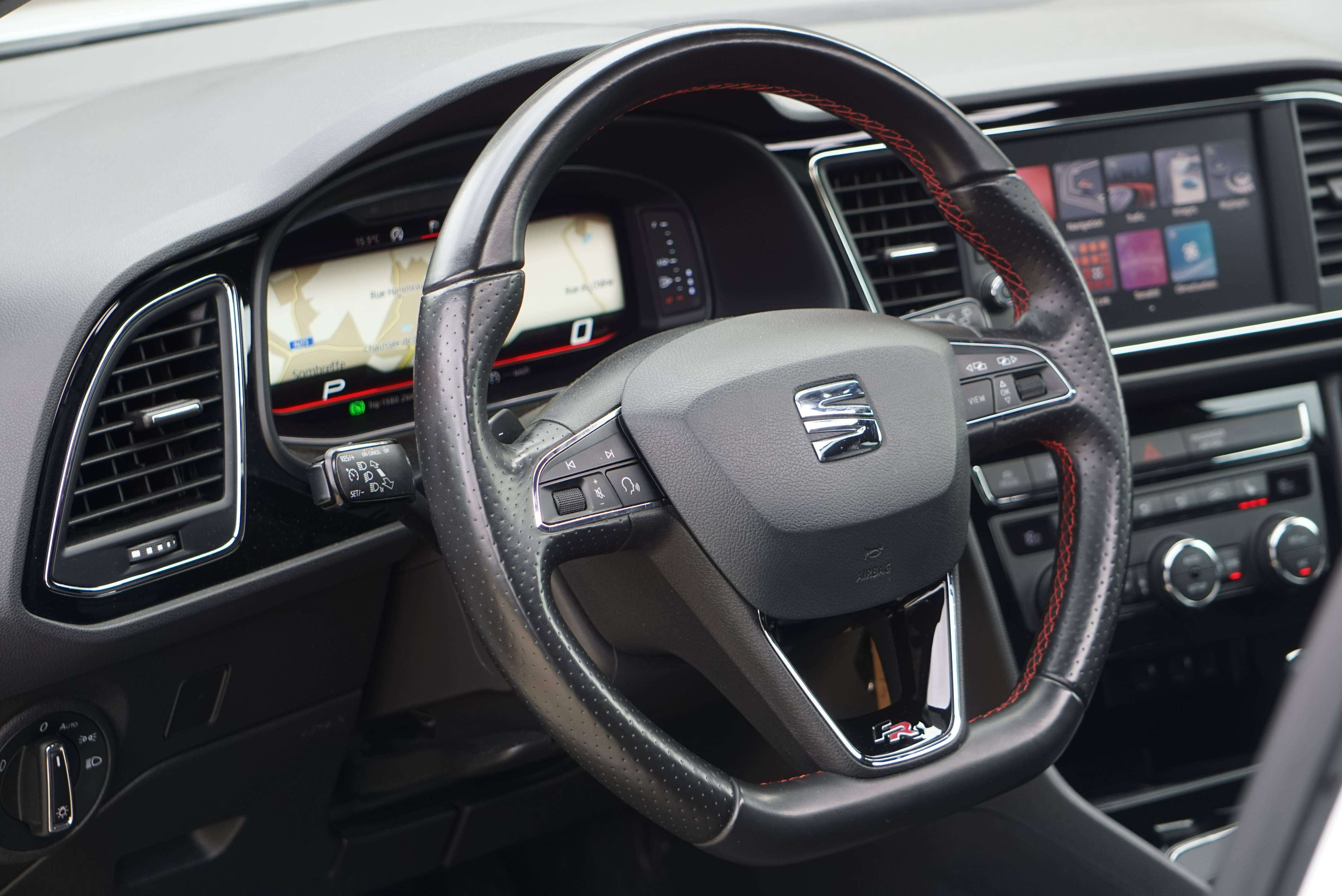 SEAT Leon 2.0 TSI FR BOITE-AUTO COCKPIT TOIT-PANO CAR-PLAY
