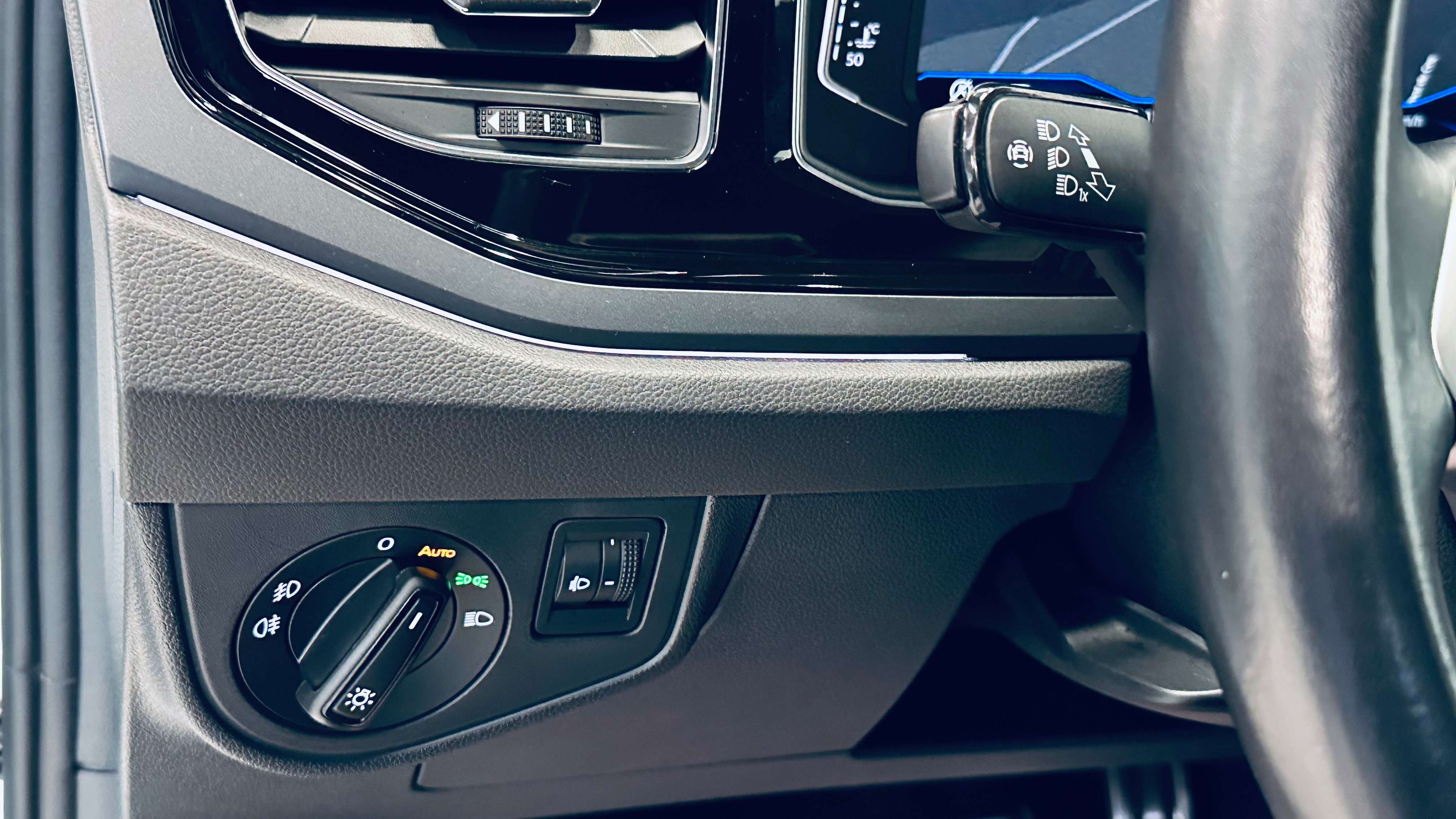 Volkswagen Taigo 1.0 TSI R-Line DSG VIRTUAL COCKPIT NAVI CAMERA JA 17