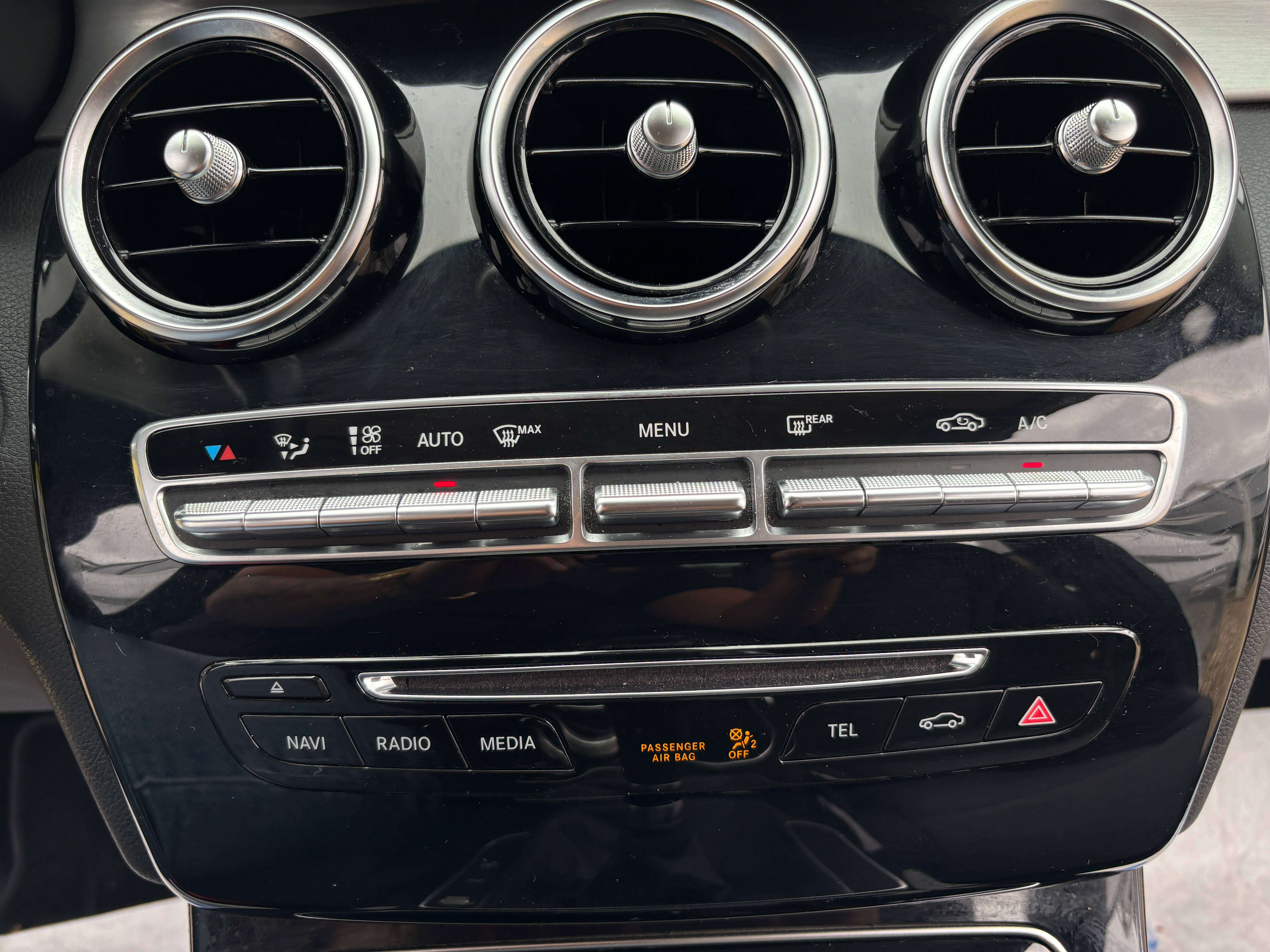 Mercedes-Benz C 180 d *SIEGES CHAUFFANTS*CAMERA AR*LED*GARANTIE*