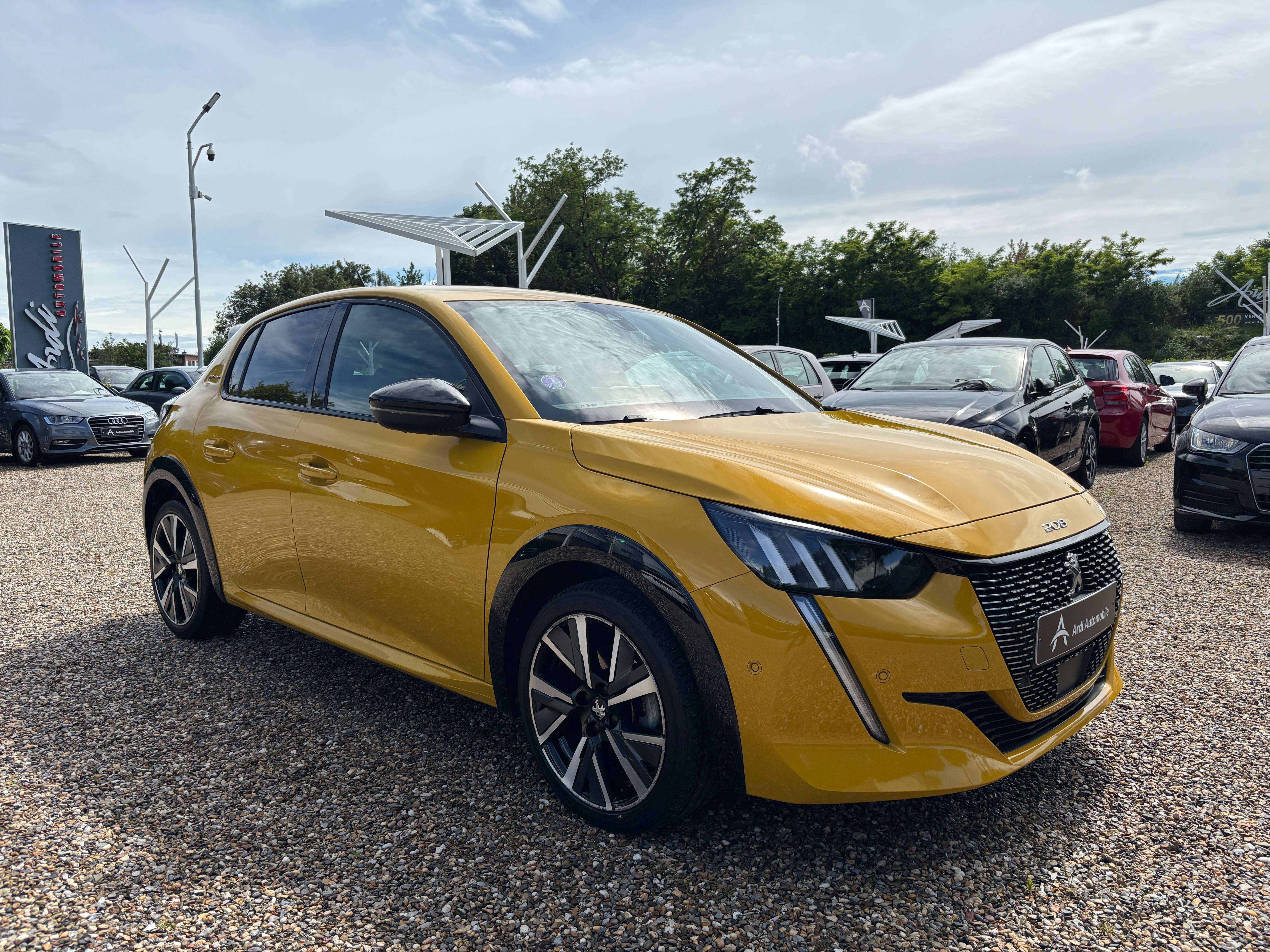 Peugeot 208 1.2 GT Line *CARPLAY*CAMERA*LED*1ER PROPRIO*GARANTIE*