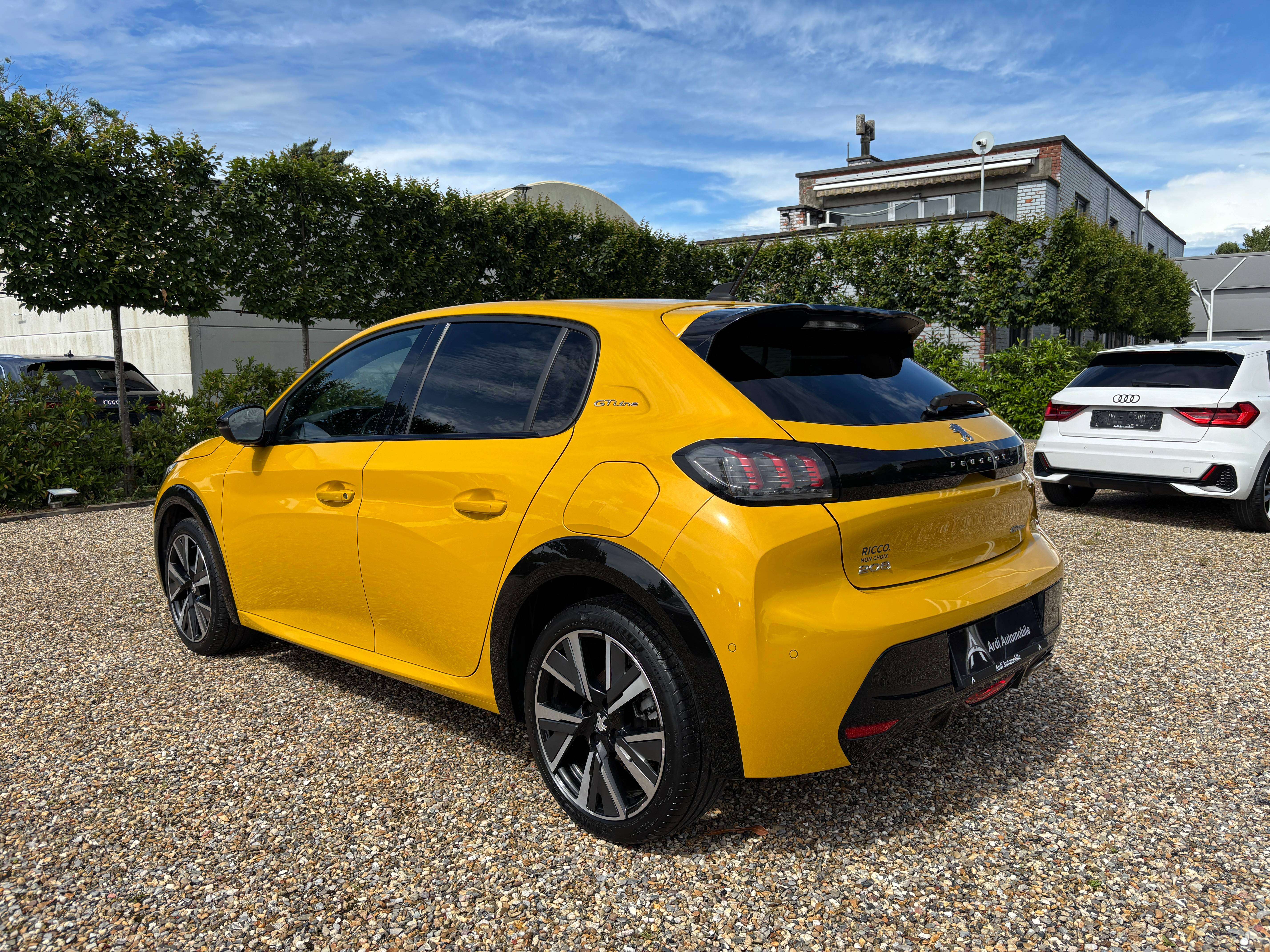 Peugeot 208 1.2 GT Line *CARPLAY*CAMERA*LED*1ER PROPRIO*GARANTIE*