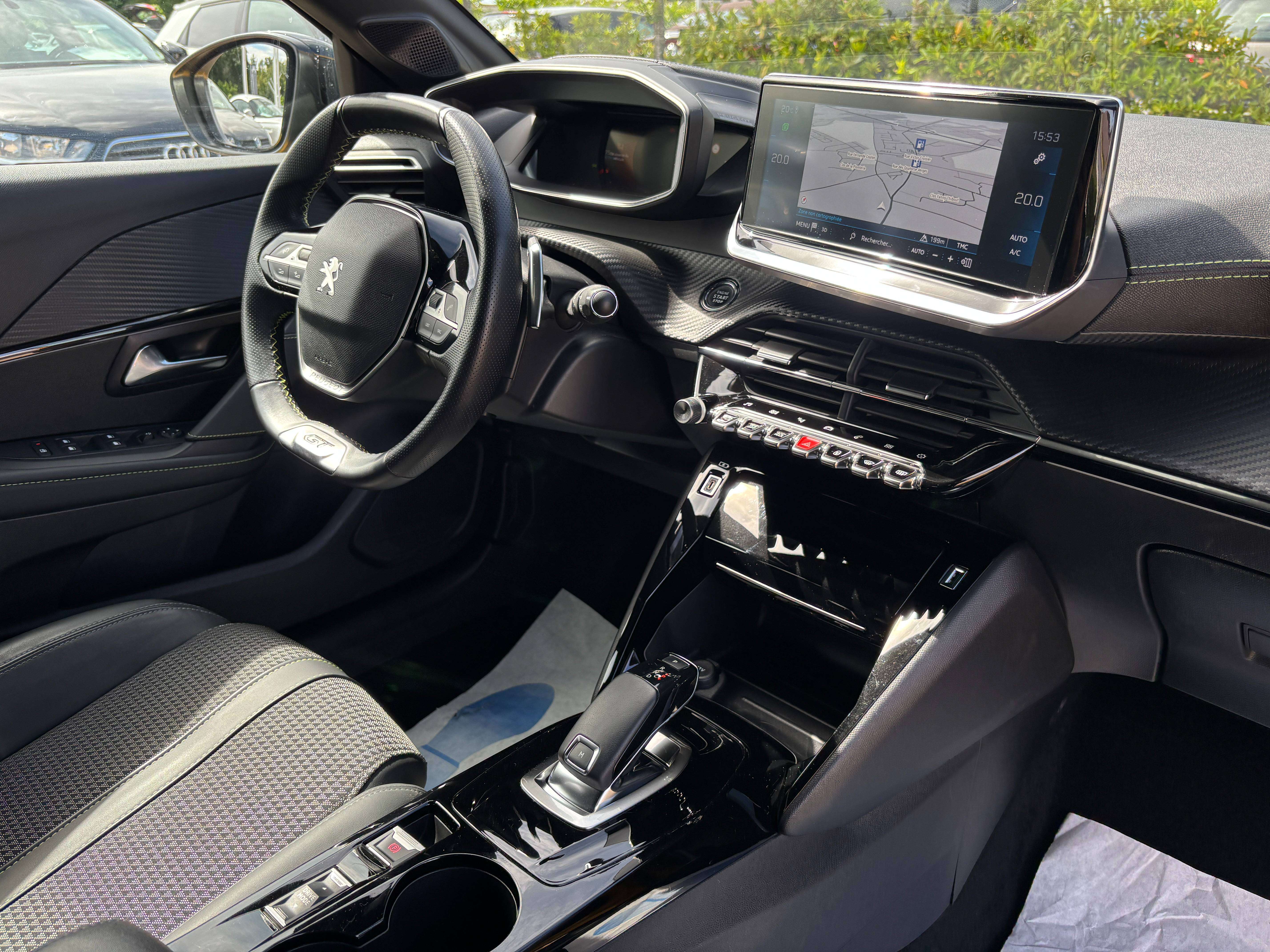 Peugeot 208 1.2 GT Line *CARPLAY*CAMERA*LED*1ER PROPRIO*GARANTIE*