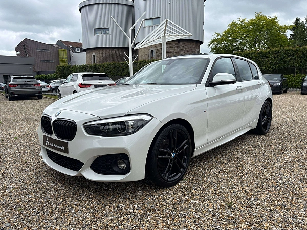 BMW 118 i *PACK M*TOIT OUV*SIEGE CHAUFF*CAPTEUR AV+AR*GARANTIE*