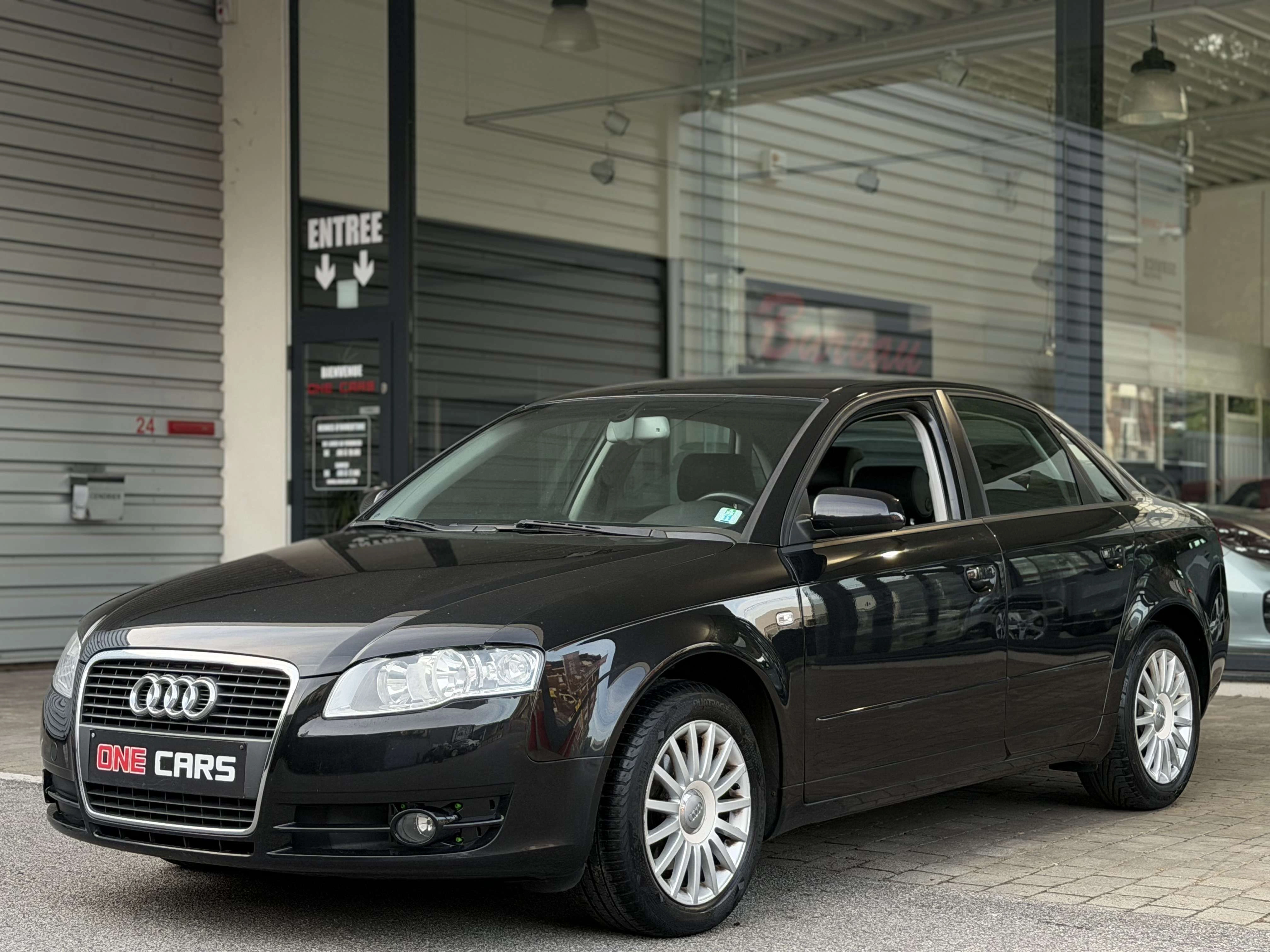 Audi A4 2.0 TDi 136cv GPS-CUIR CHAUF-CLIM-PDC-JA16-GAR 12MOIS
