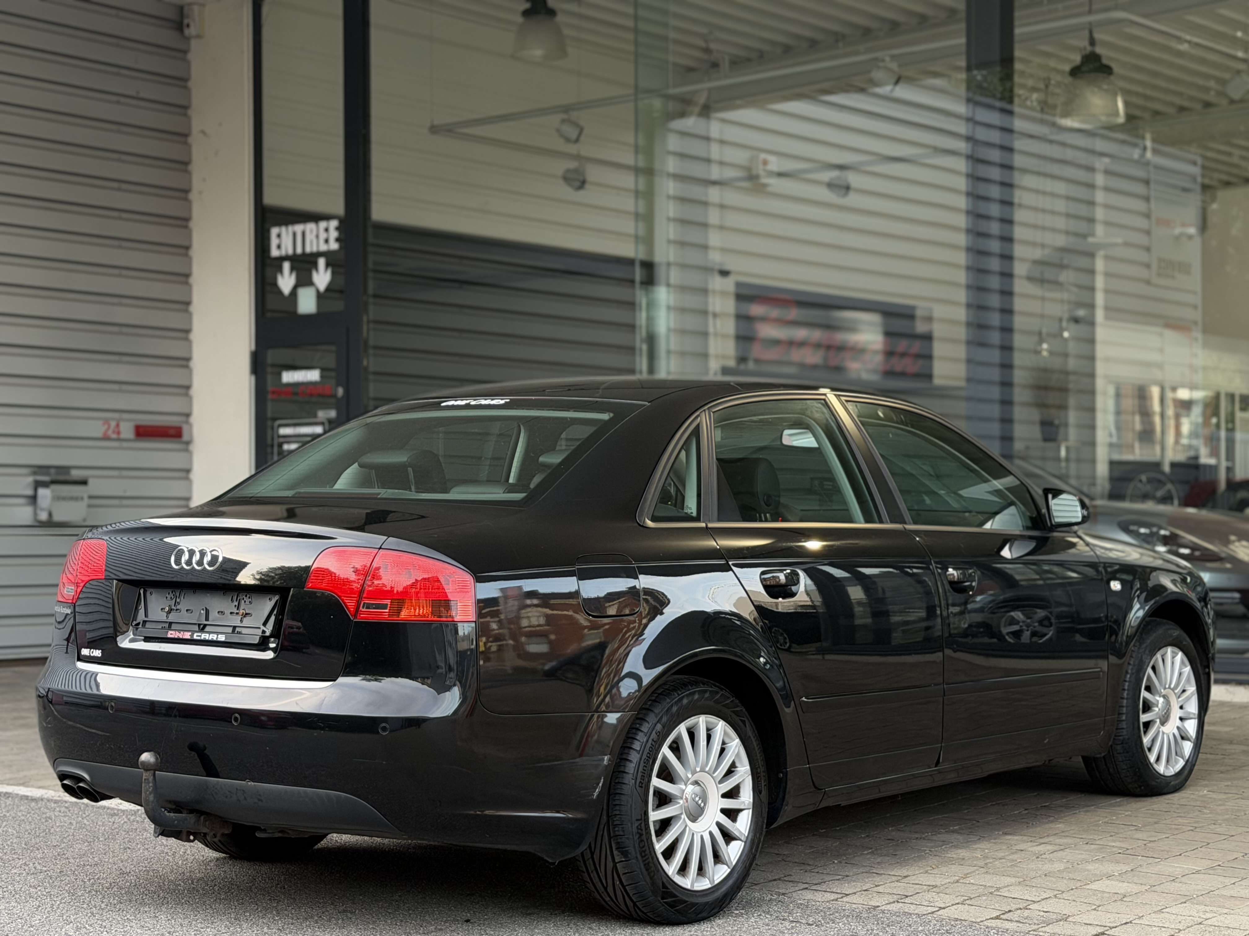 Audi A4 2.0 TDi 136cv GPS-CUIR CHAUF-CLIM-PDC-JA16-GAR 12MOIS