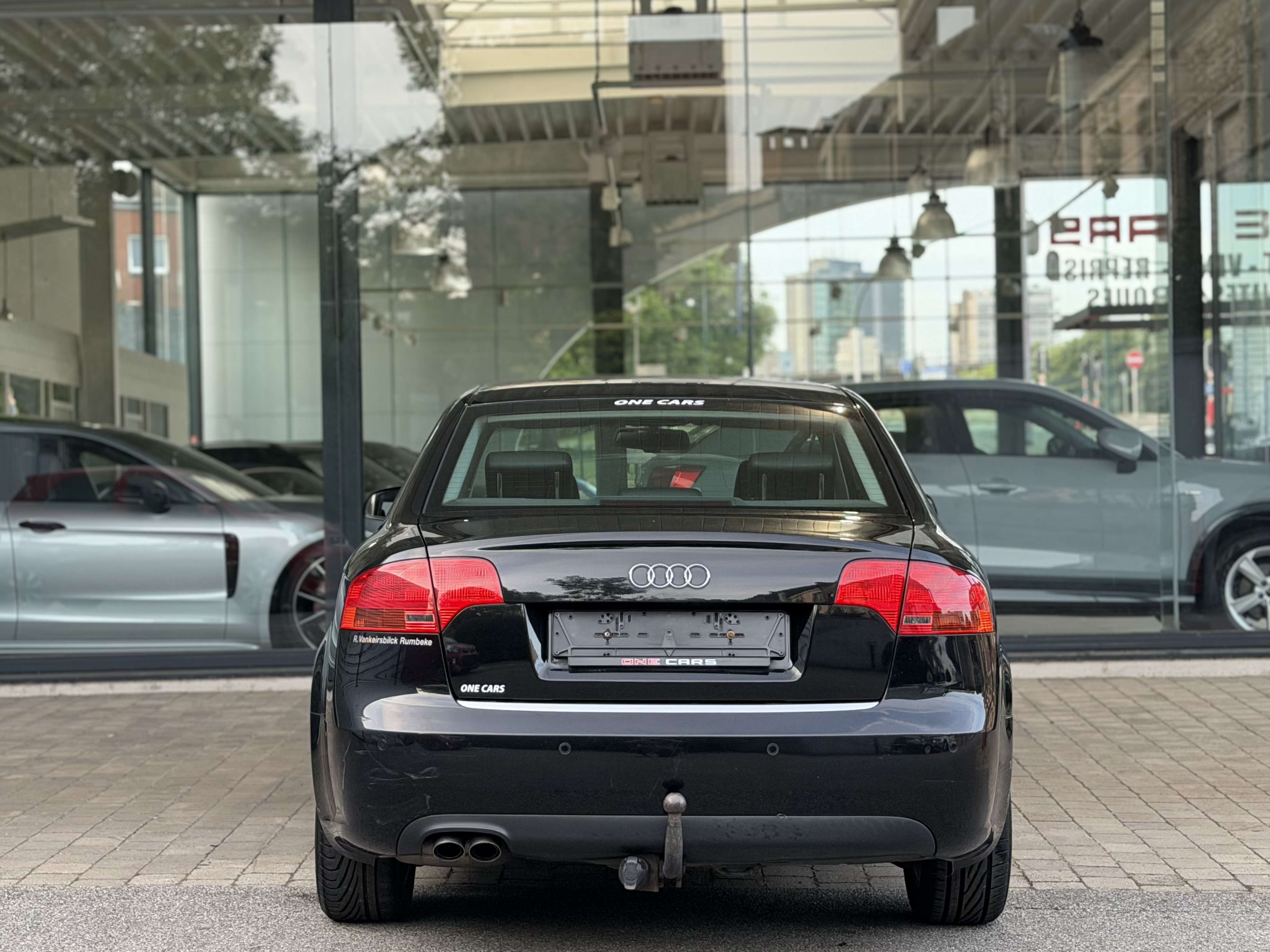 Audi A4 2.0 TDi 136cv GPS-CUIR CHAUF-CLIM-PDC-JA16-GAR 12MOIS