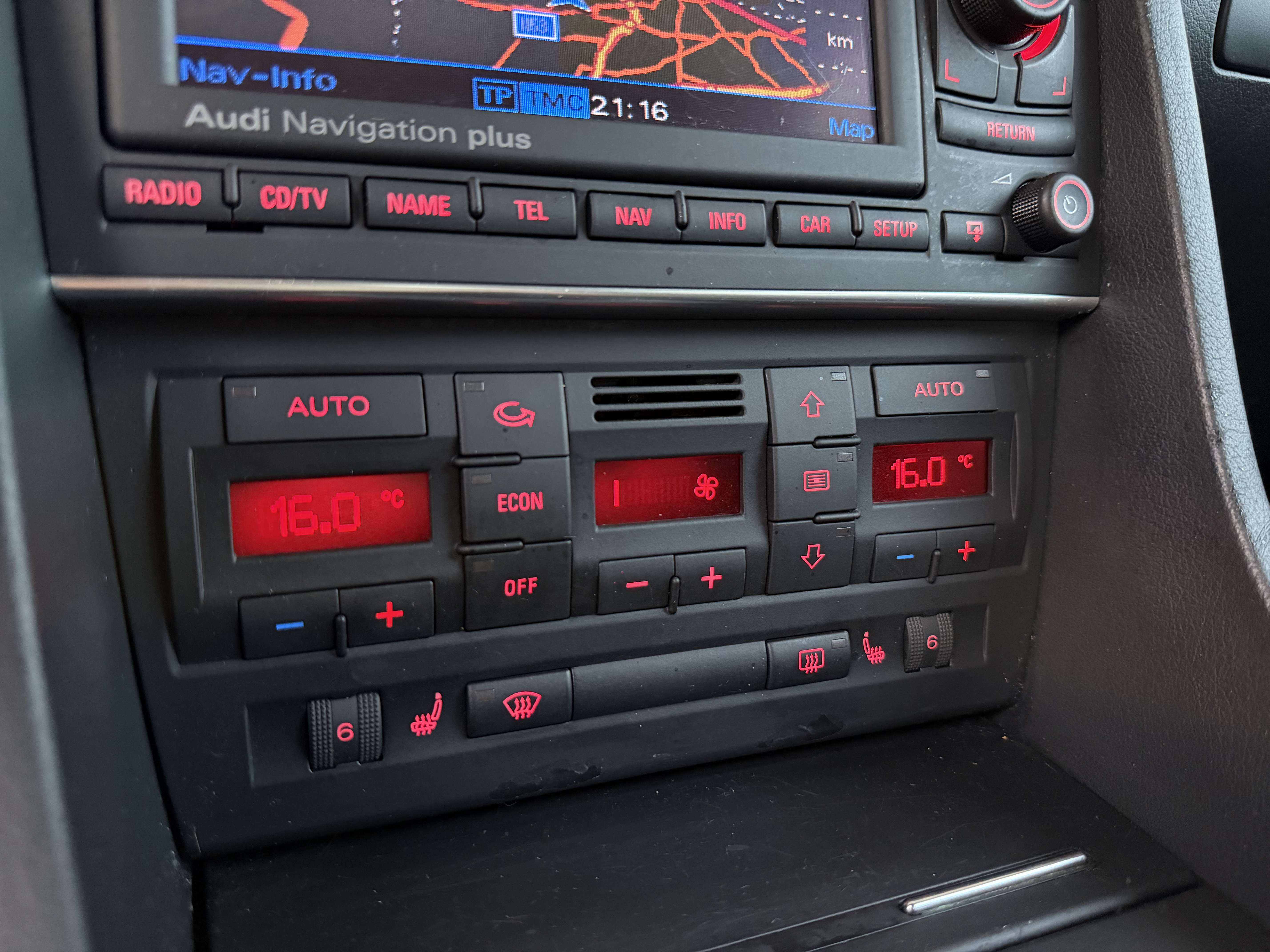 Audi A4 2.0 TDi 136cv GPS-CUIR CHAUF-CLIM-PDC-JA16-GAR 12MOIS