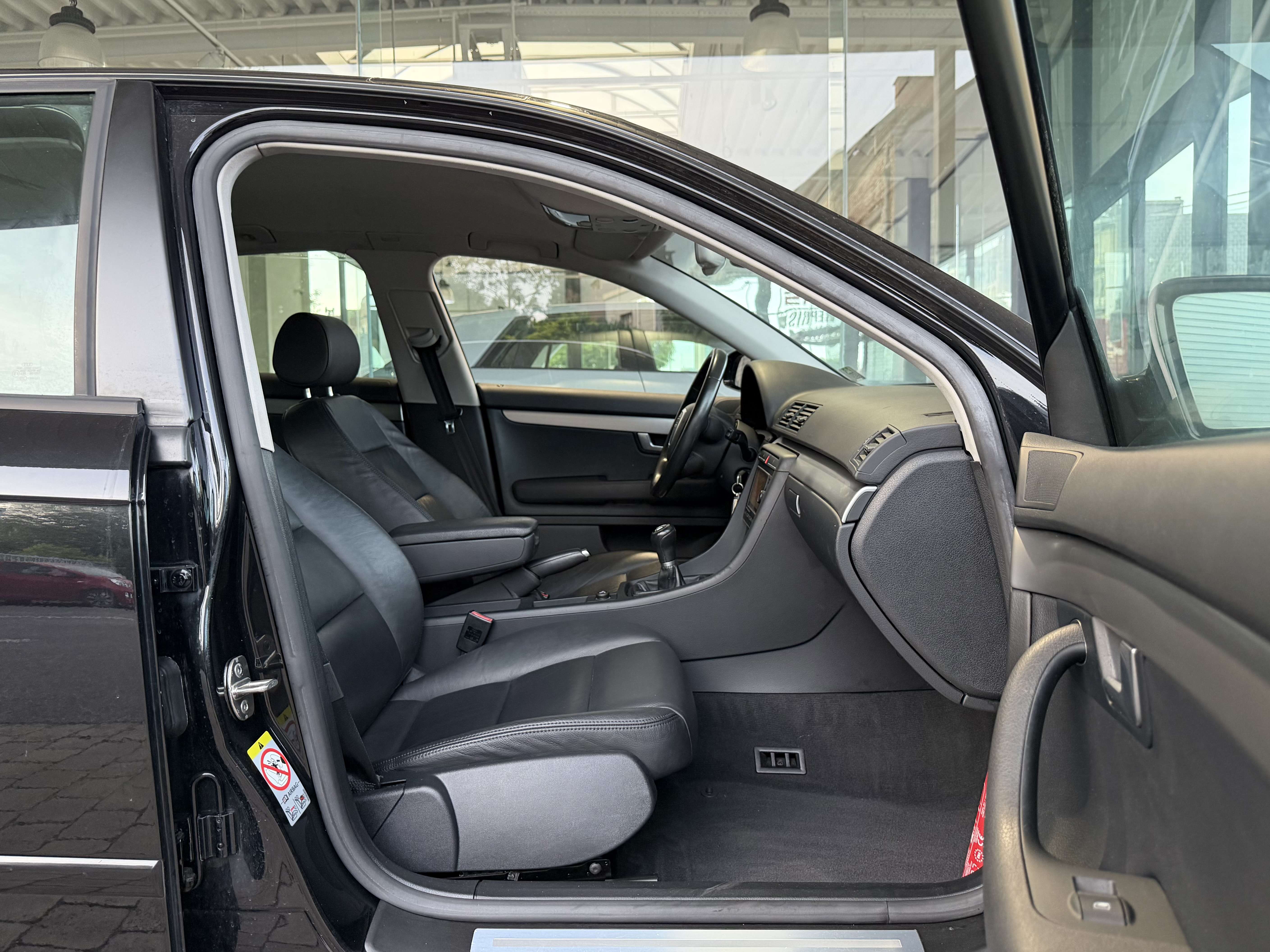 Audi A4 2.0 TDi 136cv GPS-CUIR CHAUF-CLIM-PDC-JA16-GAR 12MOIS