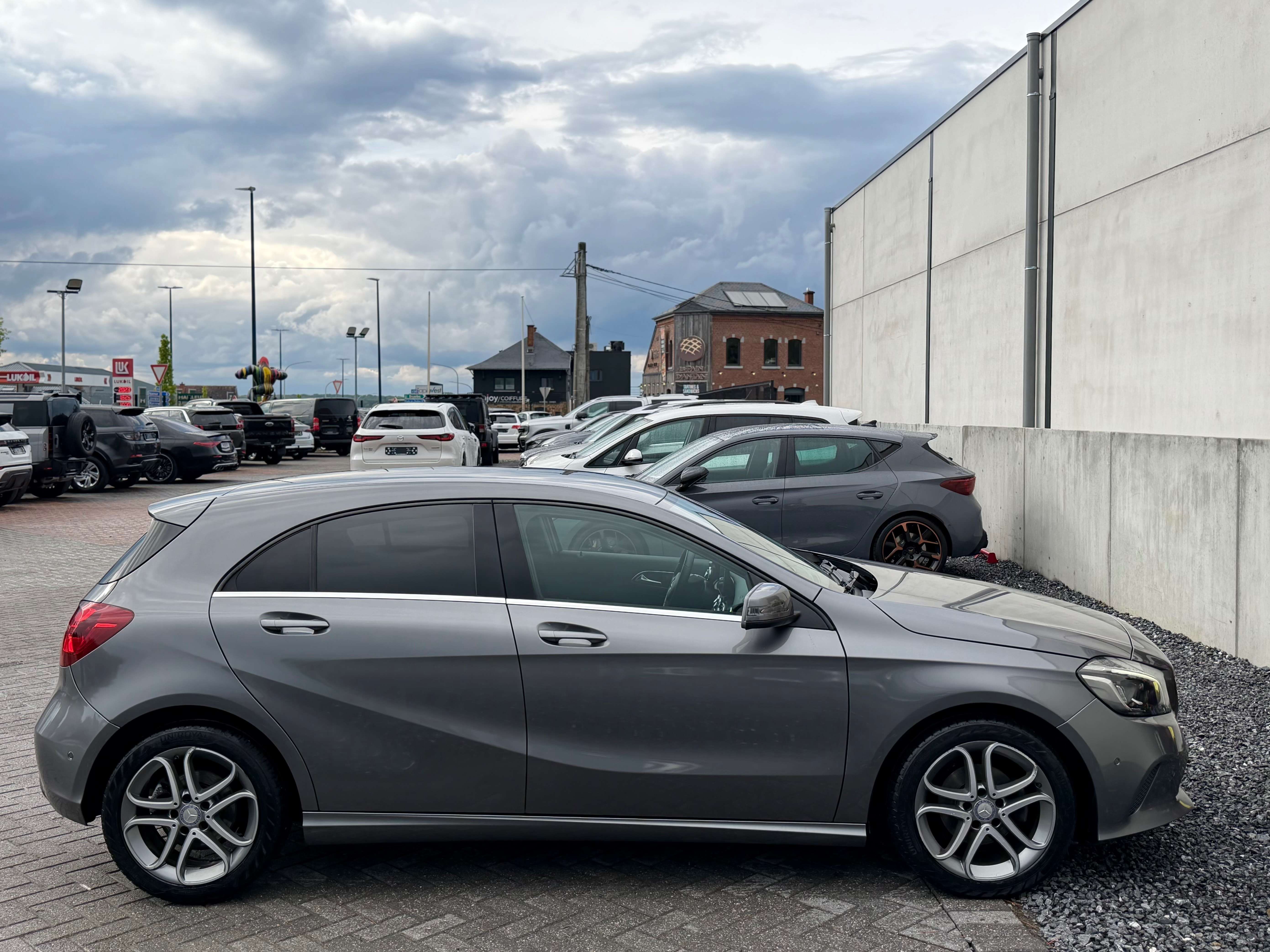 Mercedes-Benz A 180 A 180 d