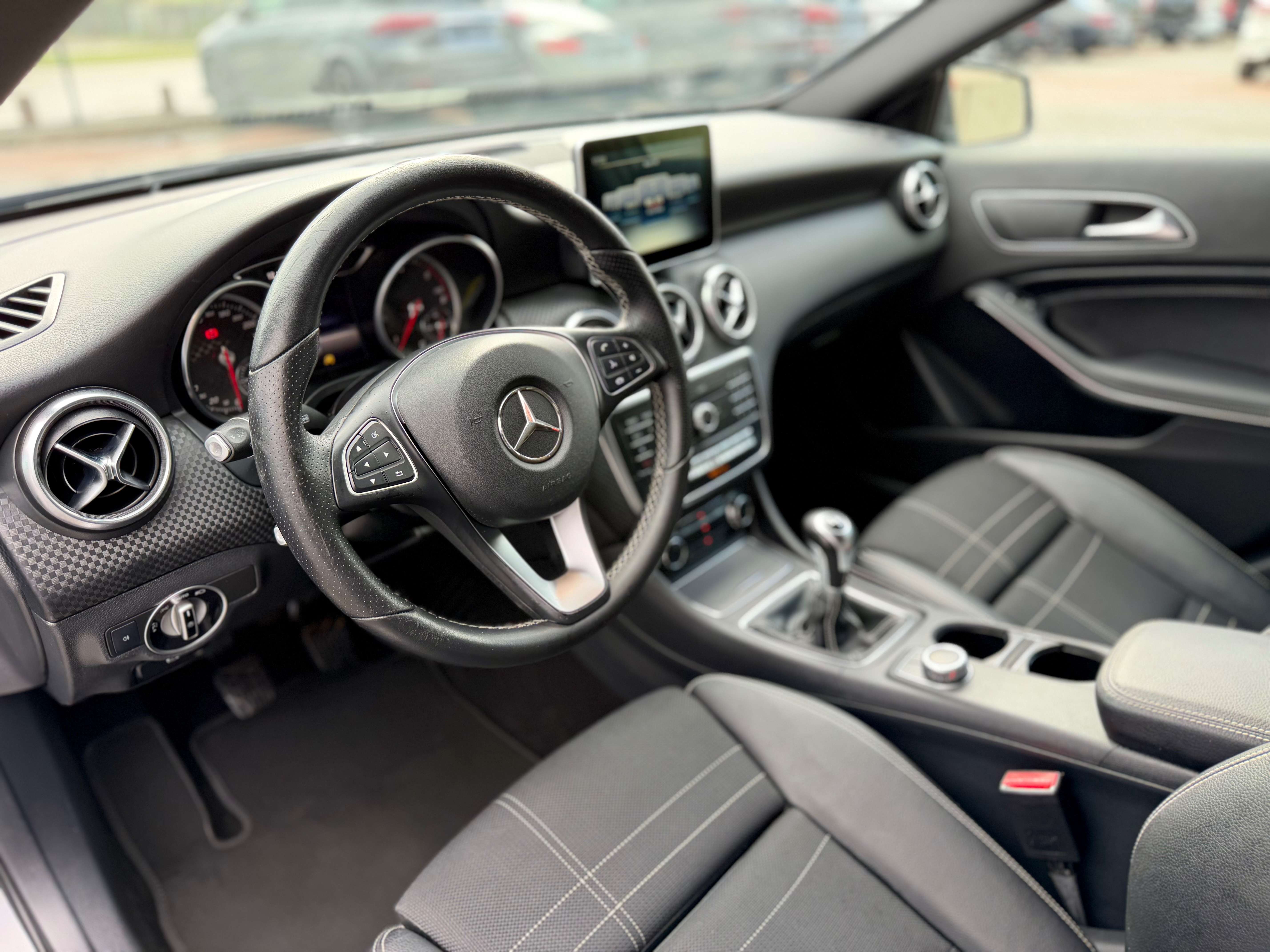 Mercedes-Benz A 180 A 180 d
