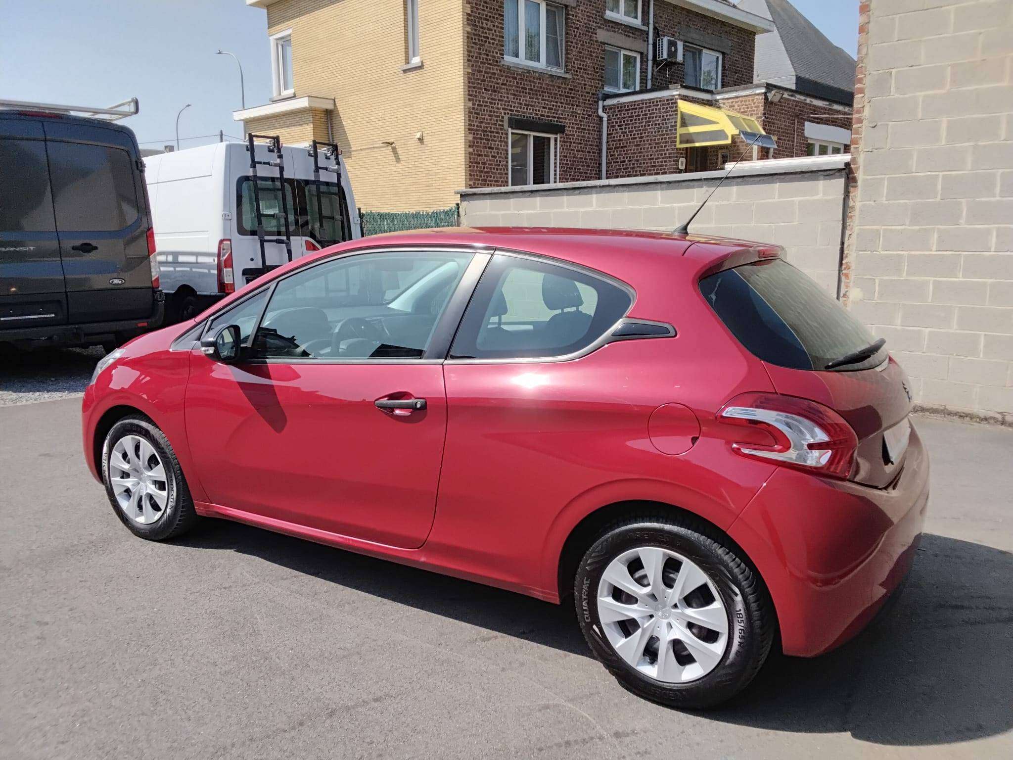 Peugeot 208 1.2i PureTech  1STE EIGENAAR AIRCO  CRUISE