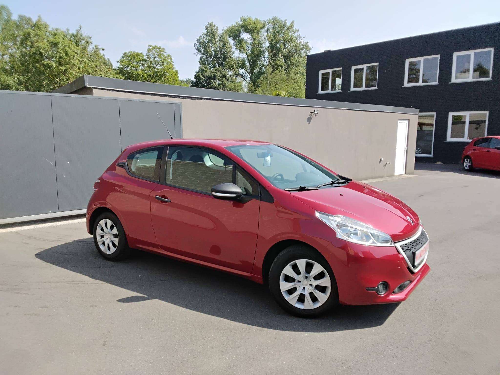 Peugeot 208 1.2i PureTech  1STE EIGENAAR AIRCO  CRUISE