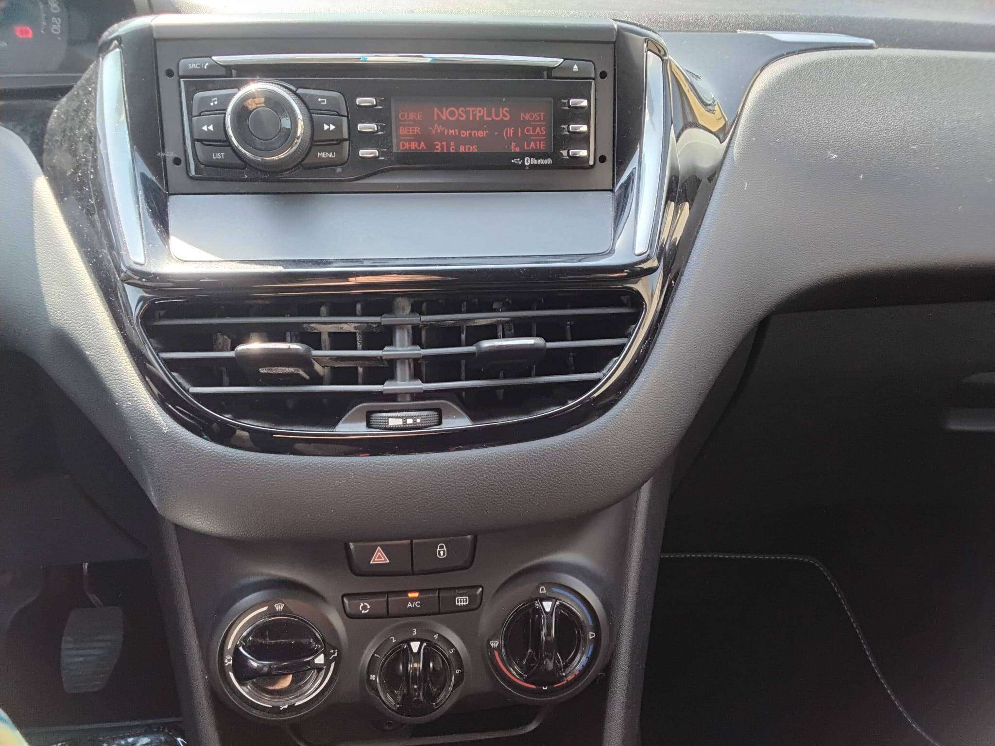 Peugeot 208 1.2i PureTech  1STE EIGENAAR AIRCO  CRUISE