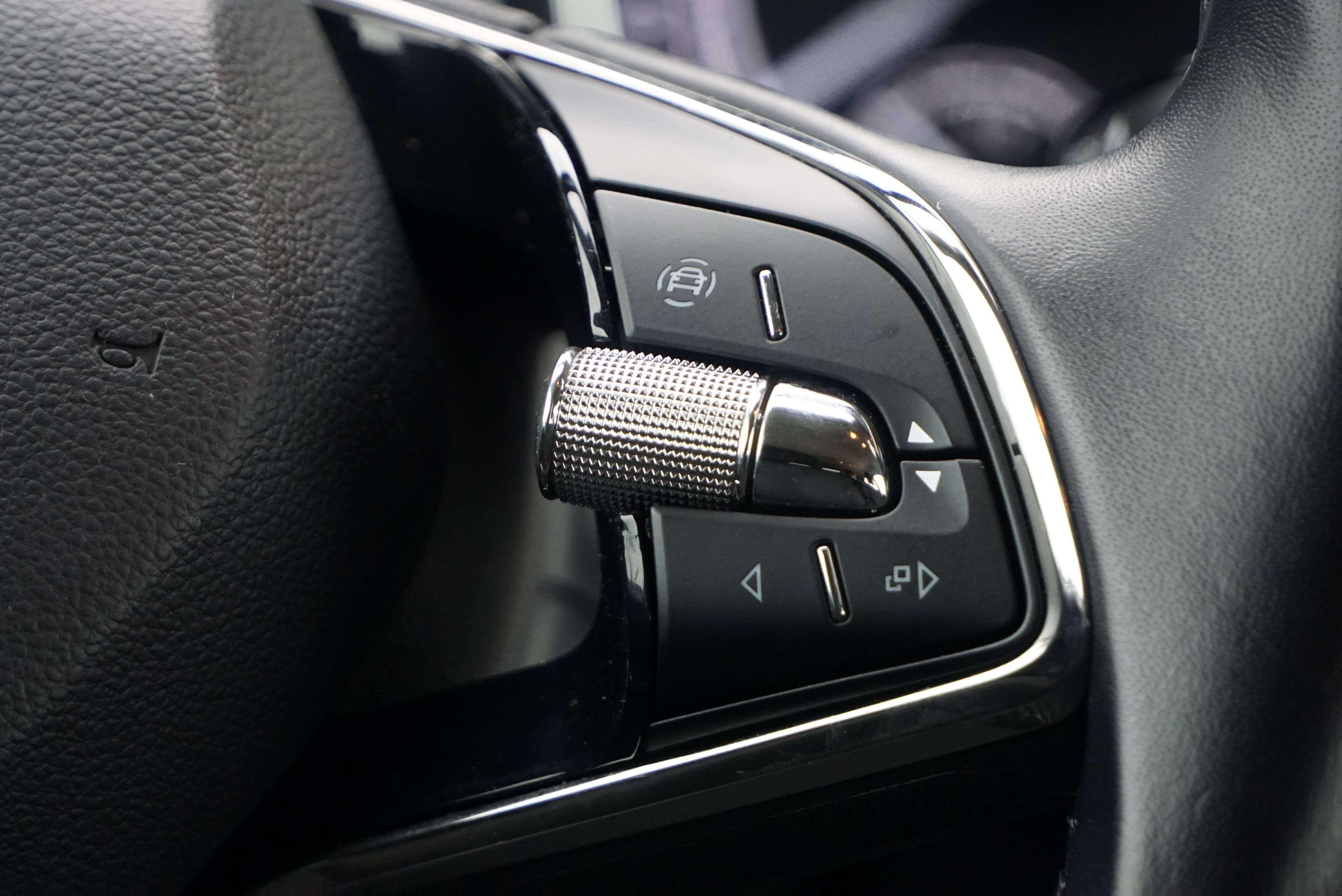 Skoda Kamiq Kamiq 1.0 TSI Ambition DSG -NAVI-CARPLAY- GARANTI