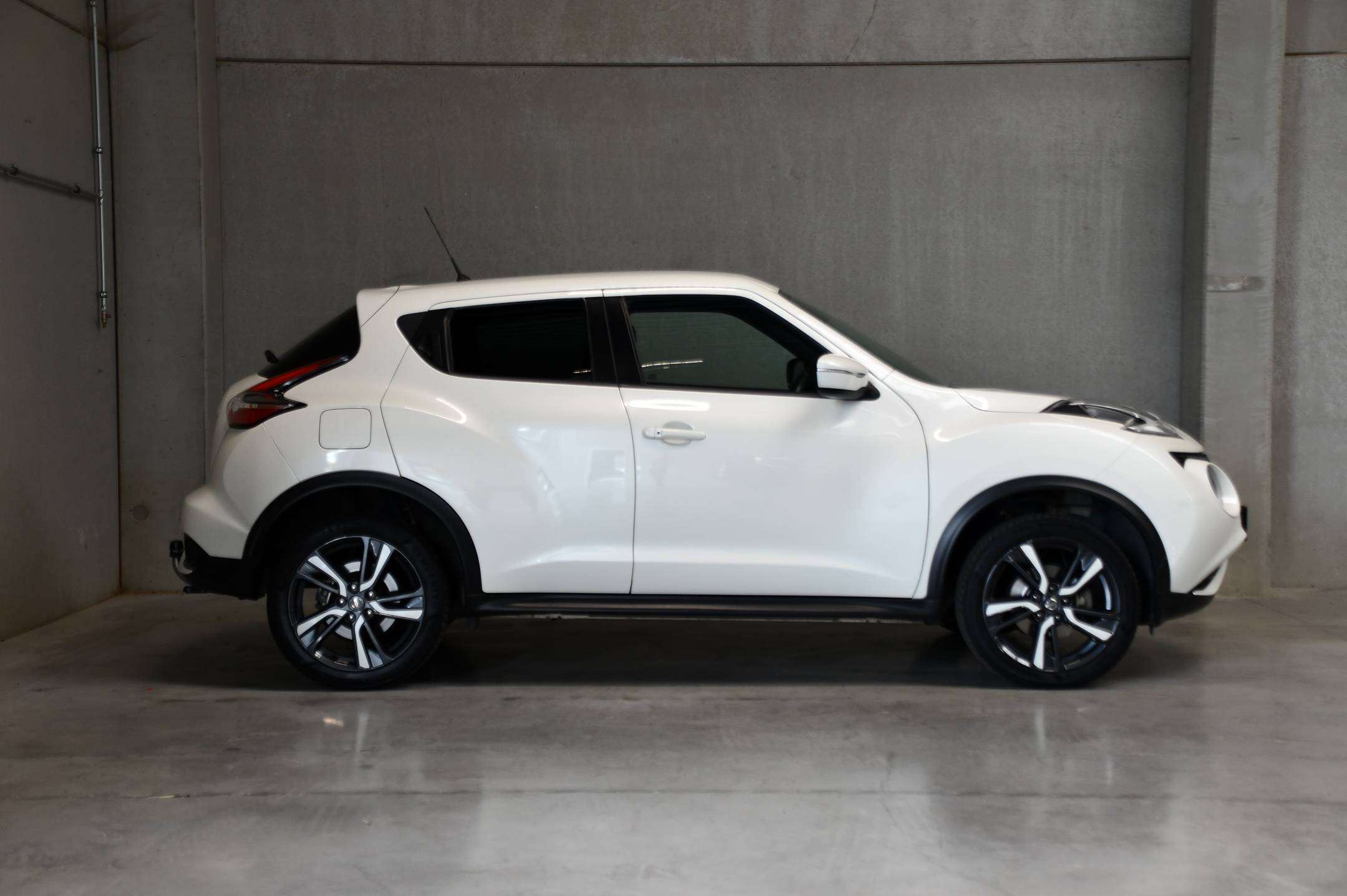 Nissan Juke 1.6i 2WD - N-Connecta - Automaat - Trekhaak - Camera - Bluetooth