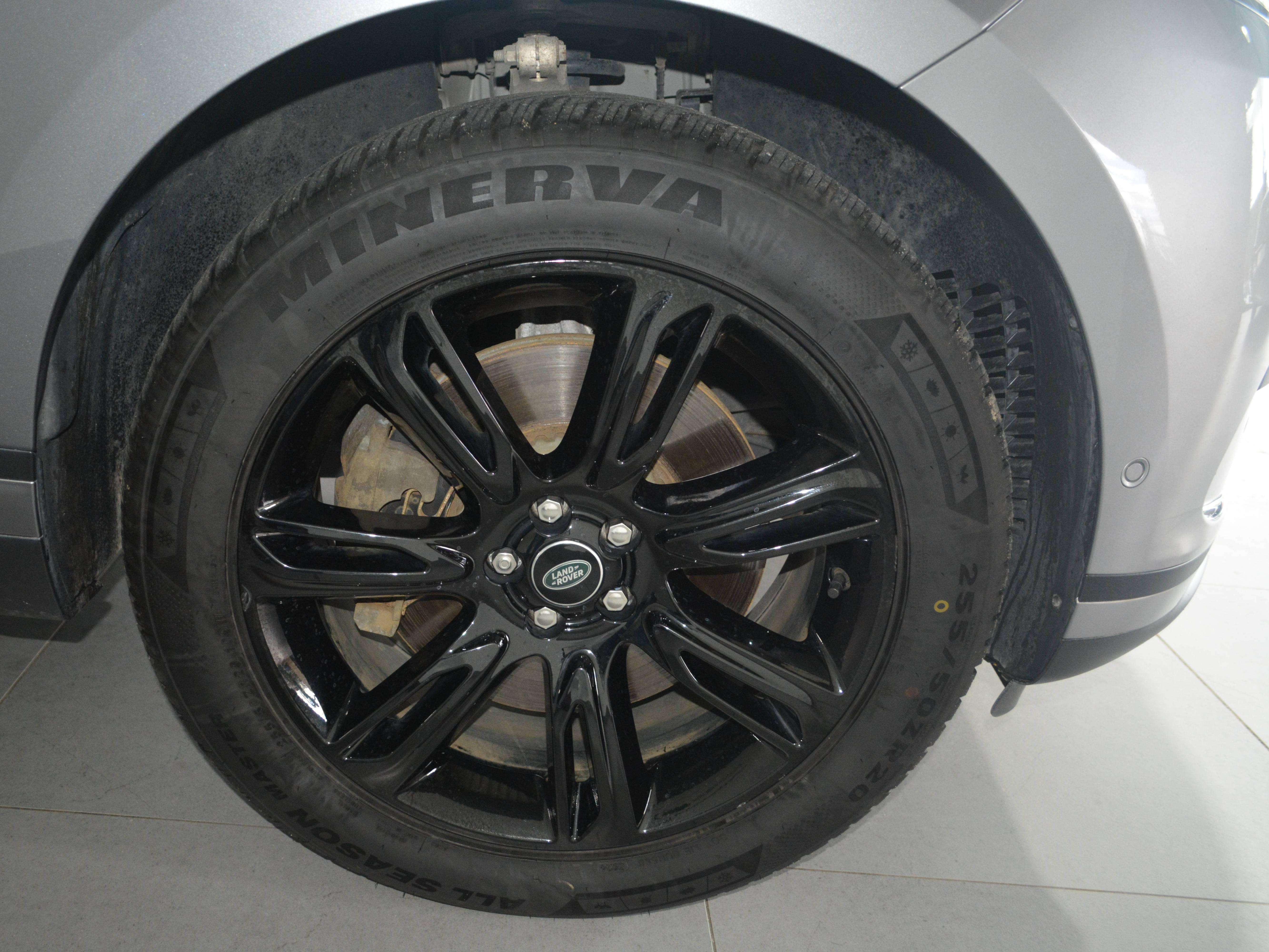 Land Rover Range Rover Velar Velar 2.0 L. BENZ. ELECTR. Turbo HSE / LEDER / NAVI + 360° CAM / PANORAMA