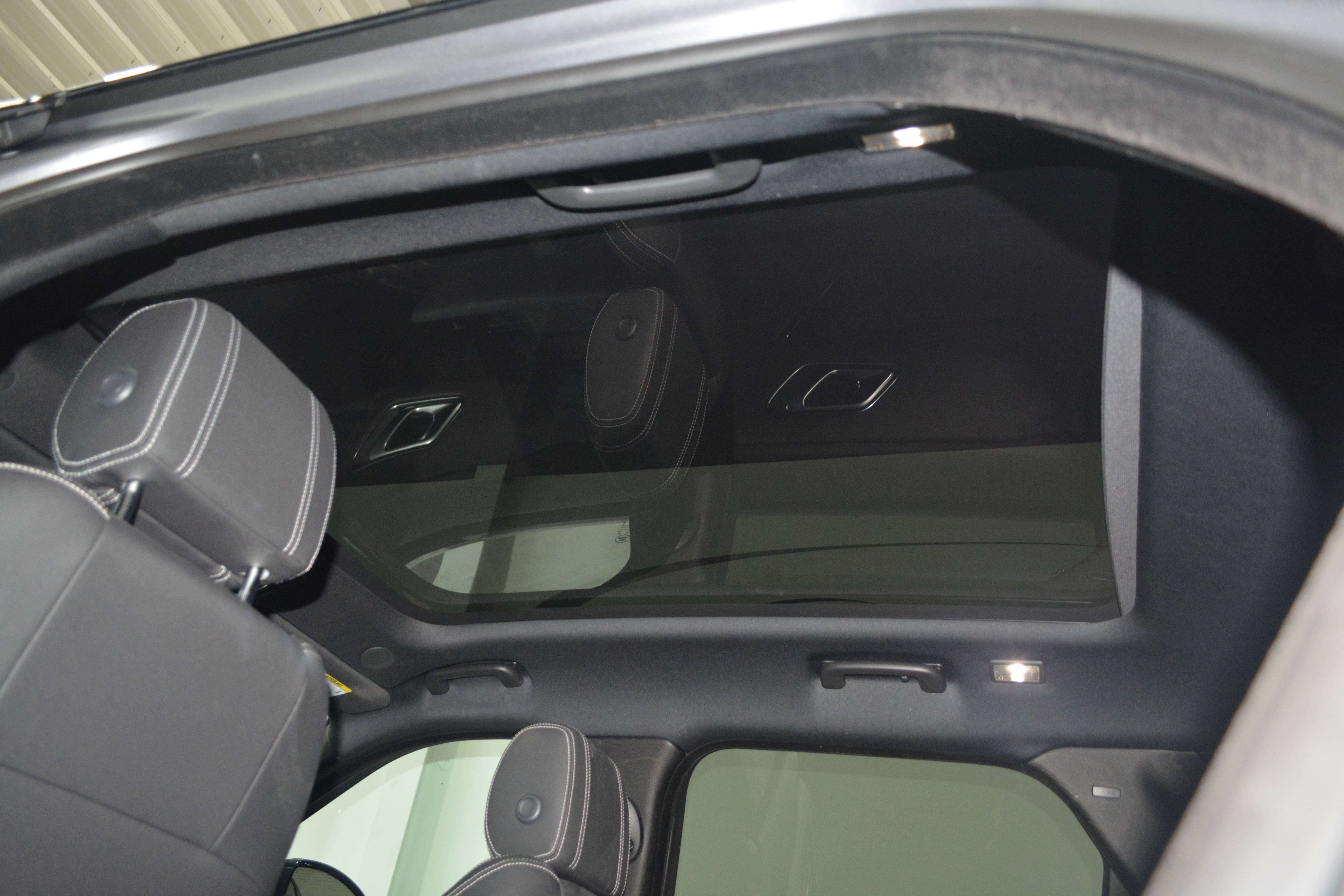 Land Rover Range Rover Velar Velar 2.0 L. BENZ. ELECTR. Turbo HSE / LEDER / NAVI + 360° CAM / PANORAMA