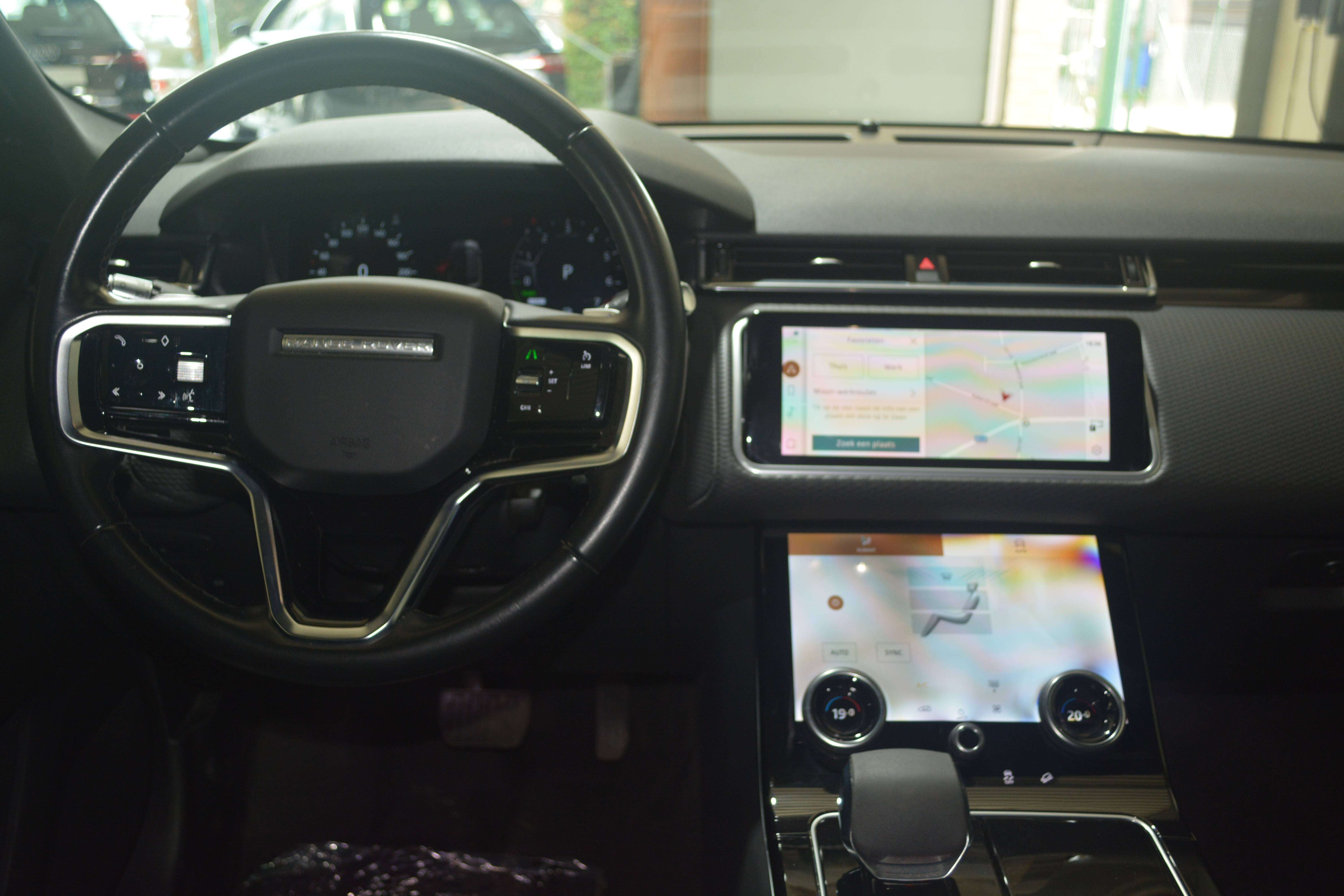 Land Rover Range Rover Velar Velar 2.0 L. BENZ. ELECTR. Turbo HSE / LEDER / NAVI + 360° CAM / PANORAMA