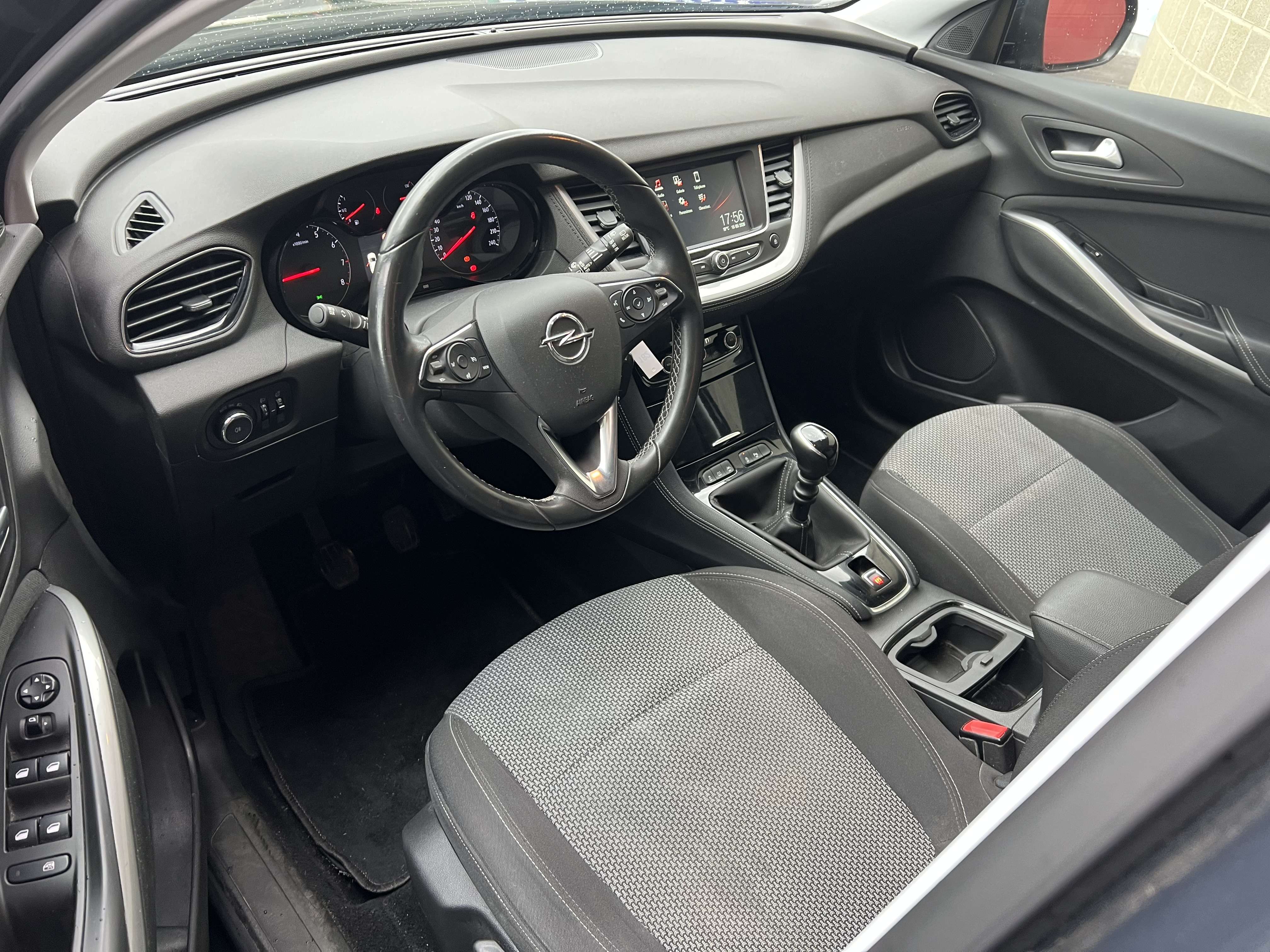 Opel Grandland X 1.2 Turbo ECOTEC + NAVI + CAR-PASS + CAMÉRA