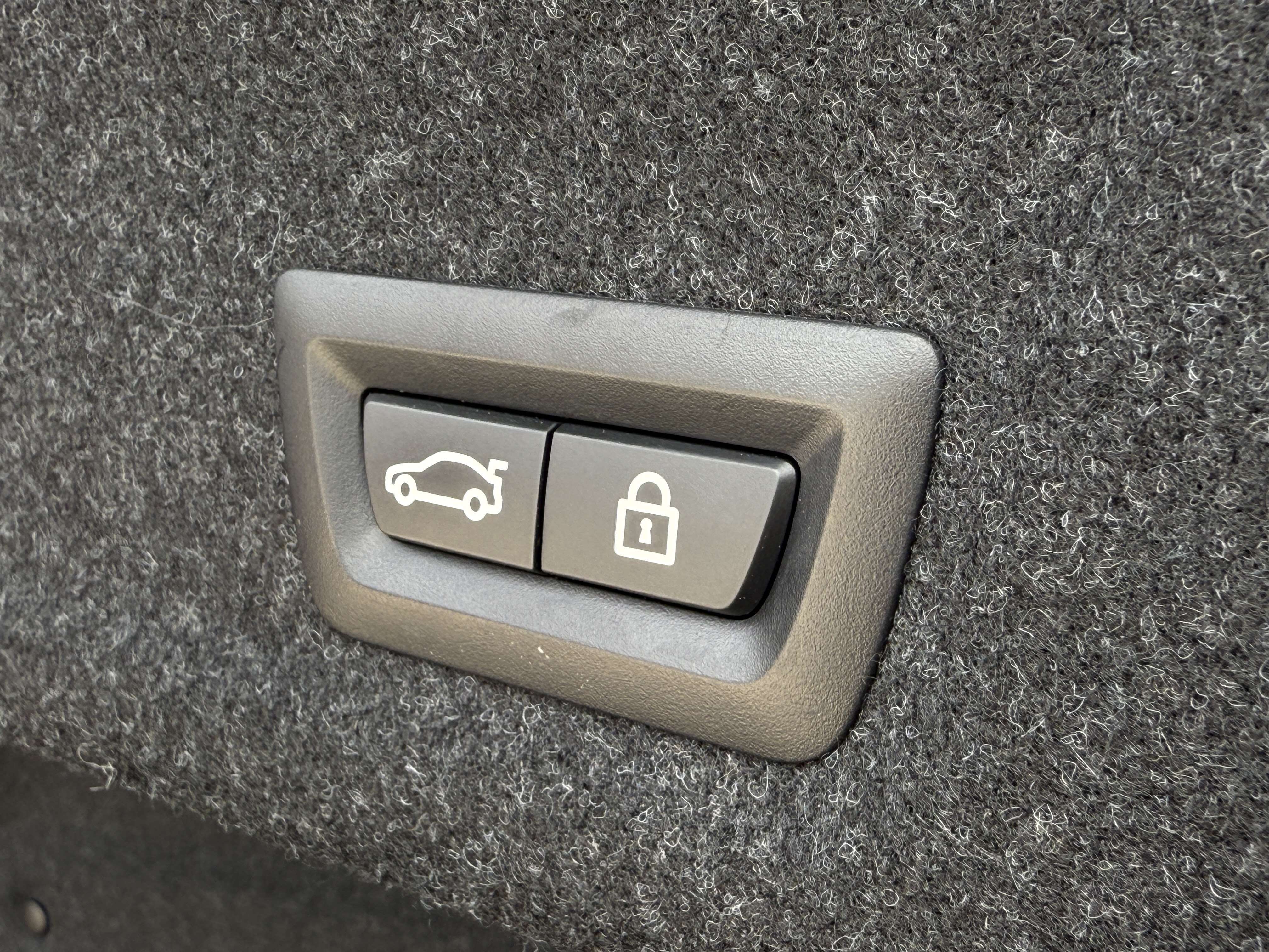 BMW 330 330eA PHEV_TVA21%_1ERPROP_CARPLAY_LED_CUIR