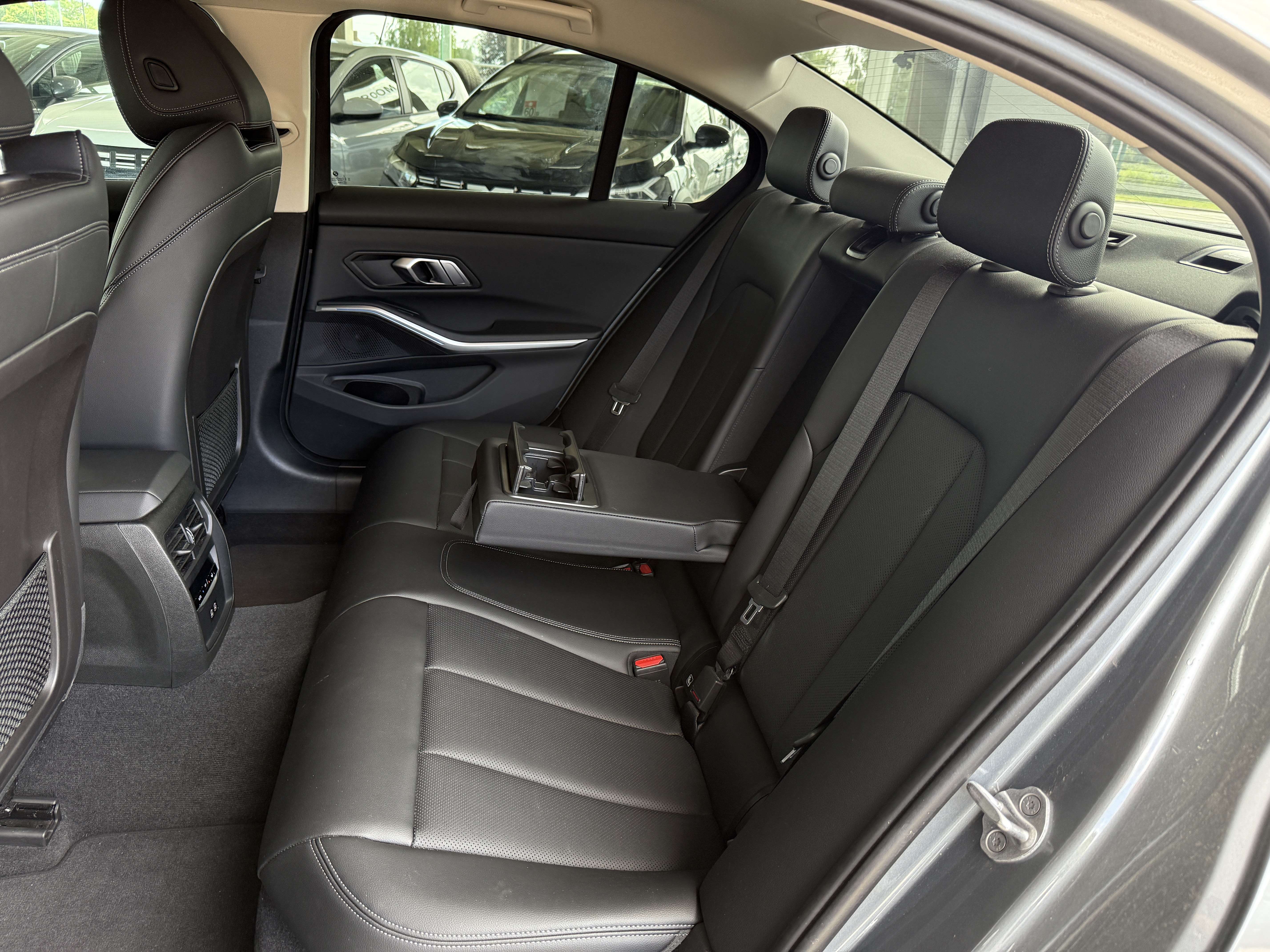 BMW 330 330eA PHEV_TVA21%_1ERPROP_CARPLAY_LED_CUIR