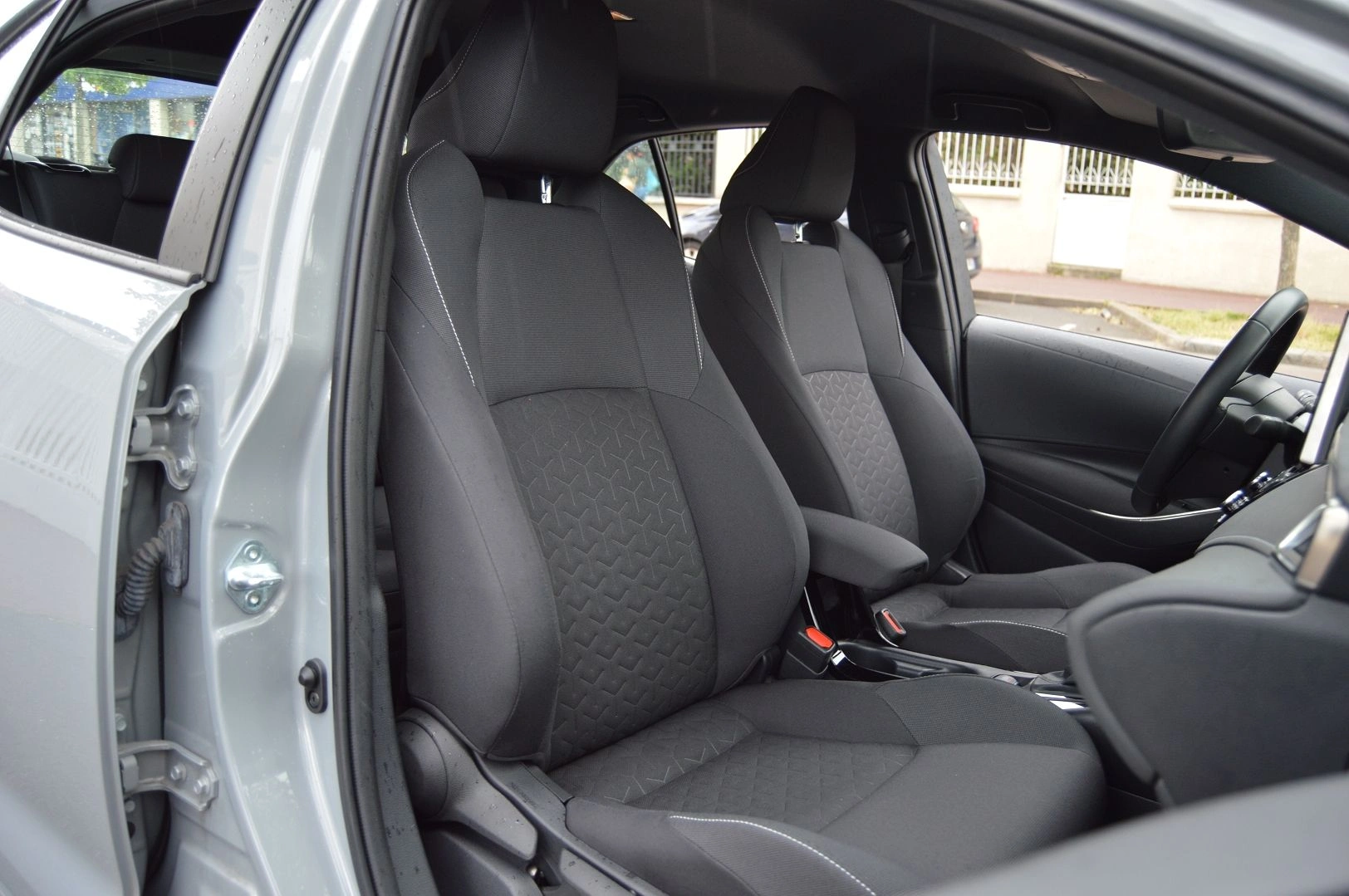 Toyota COROLLA 1.8 140CH DYNAMIC BUSINESS + PROGRAMME BEYOND ZERO ACADEMY MY23