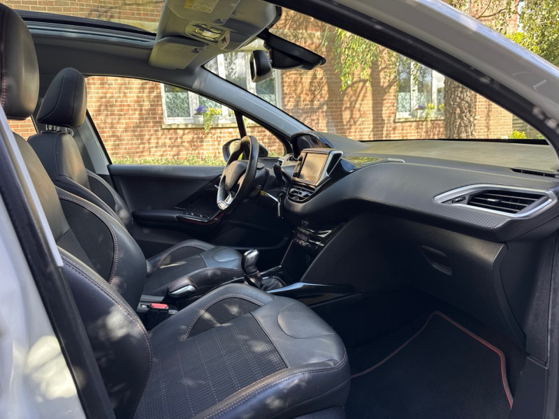 Peugeot 2008 HDI 100CH GT LINE * 2019 * TOIT PANO * CAMERA * JANTES * 1ERE MAIN