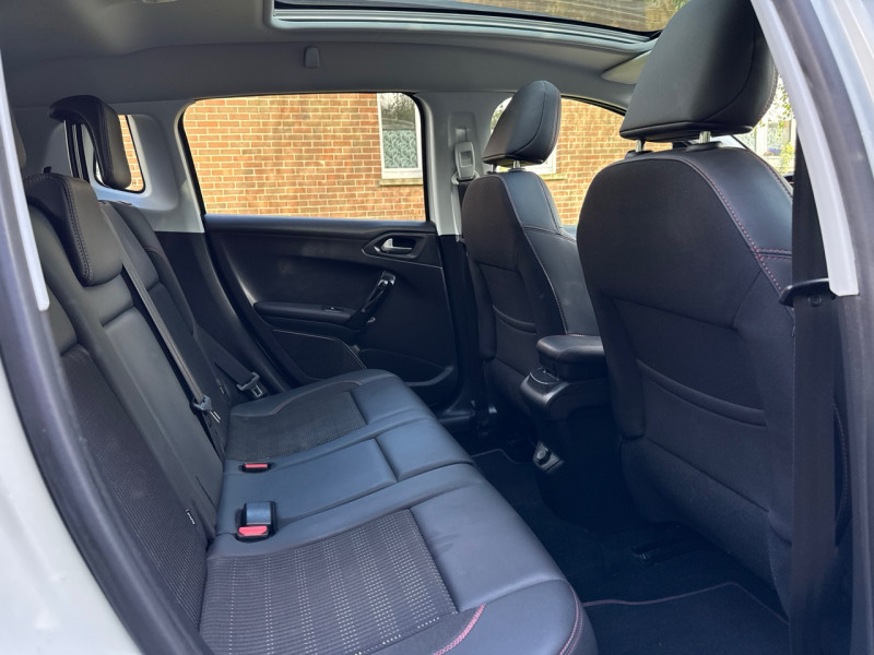 Peugeot 2008 HDI 100CH GT LINE * 2019 * TOIT PANO * CAMERA * JANTES * 1ERE MAIN